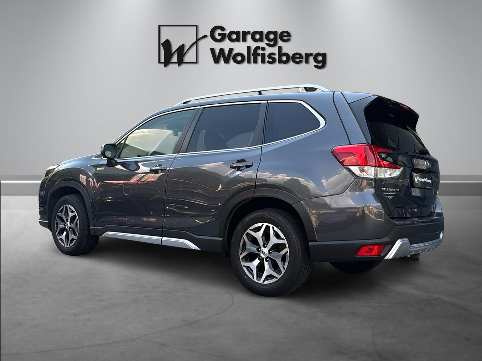 SUBARU Forester Station 2.0i e-Boxer Swiss Plus-image-3