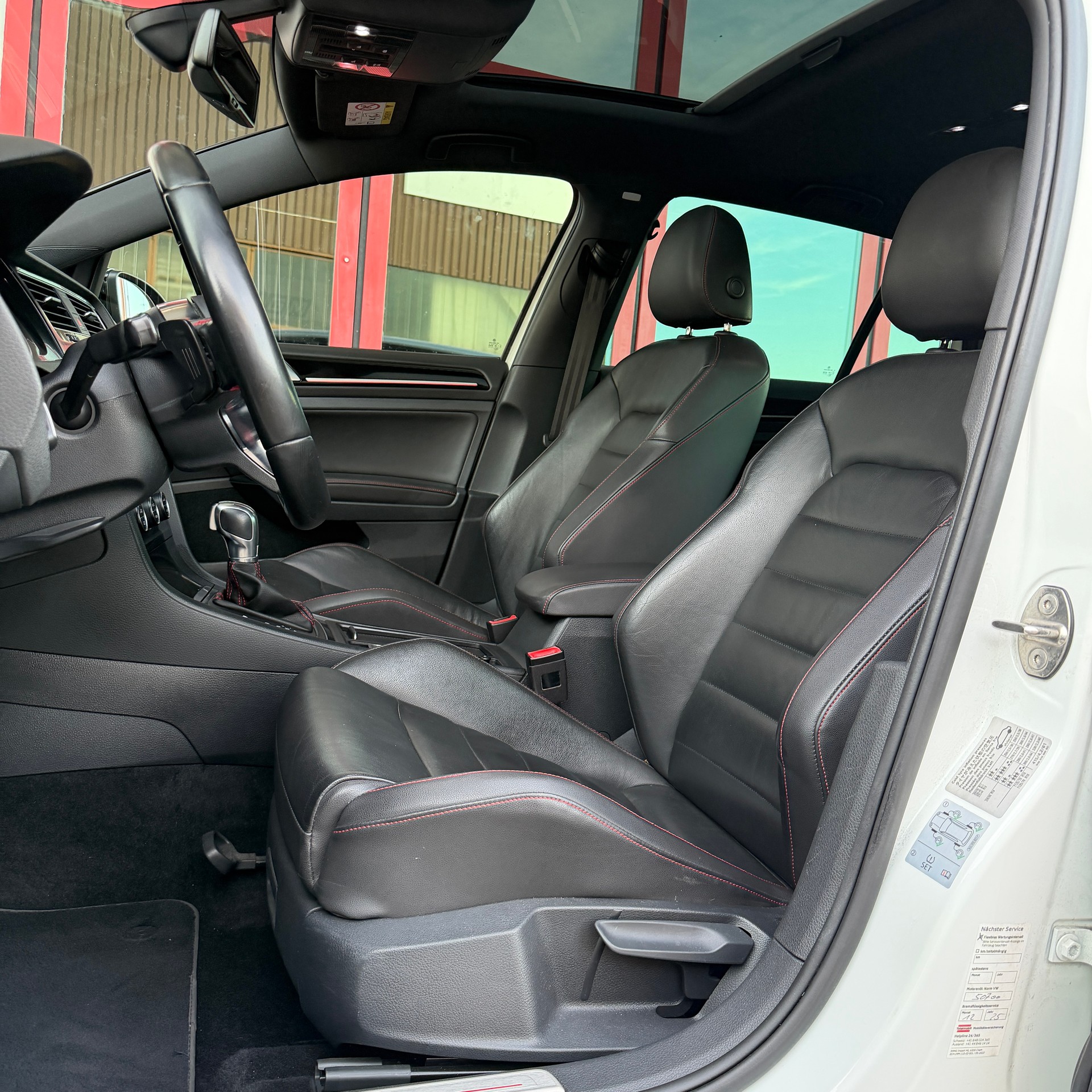 VW Golf 2.0 TSI GTI Performance DSG-image-10