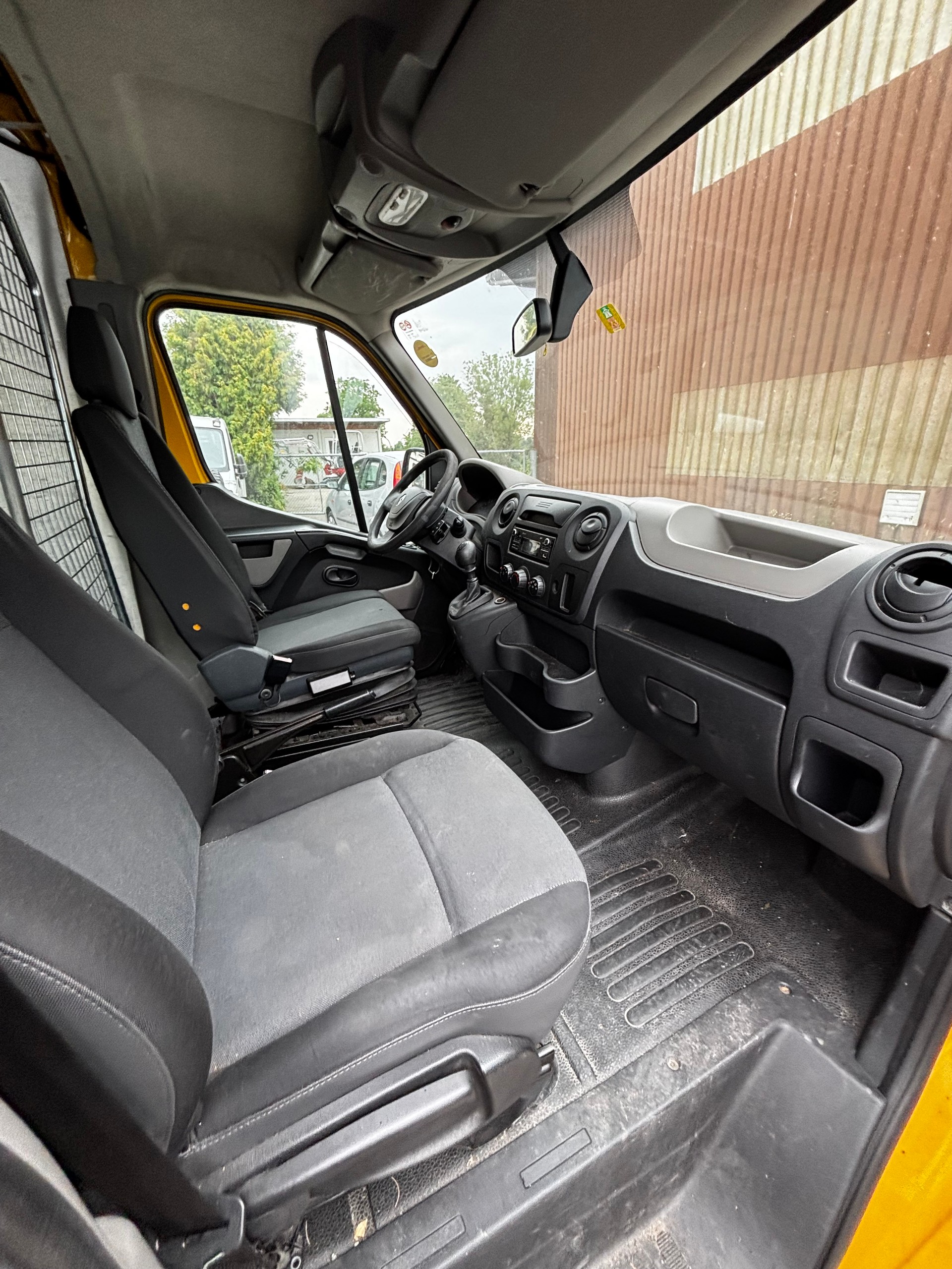 RENAULT Master T35 2.3dCi 125 L3H2-image-7