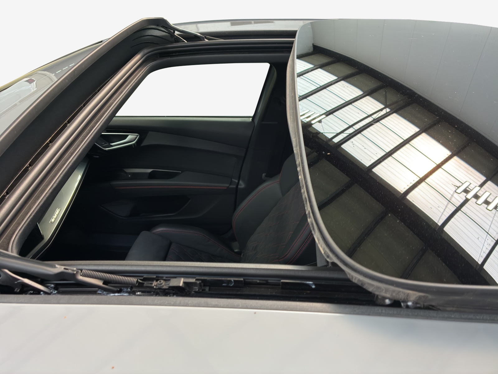 AUDI Q4 Sportback e-tron 50 quattro-image-16
