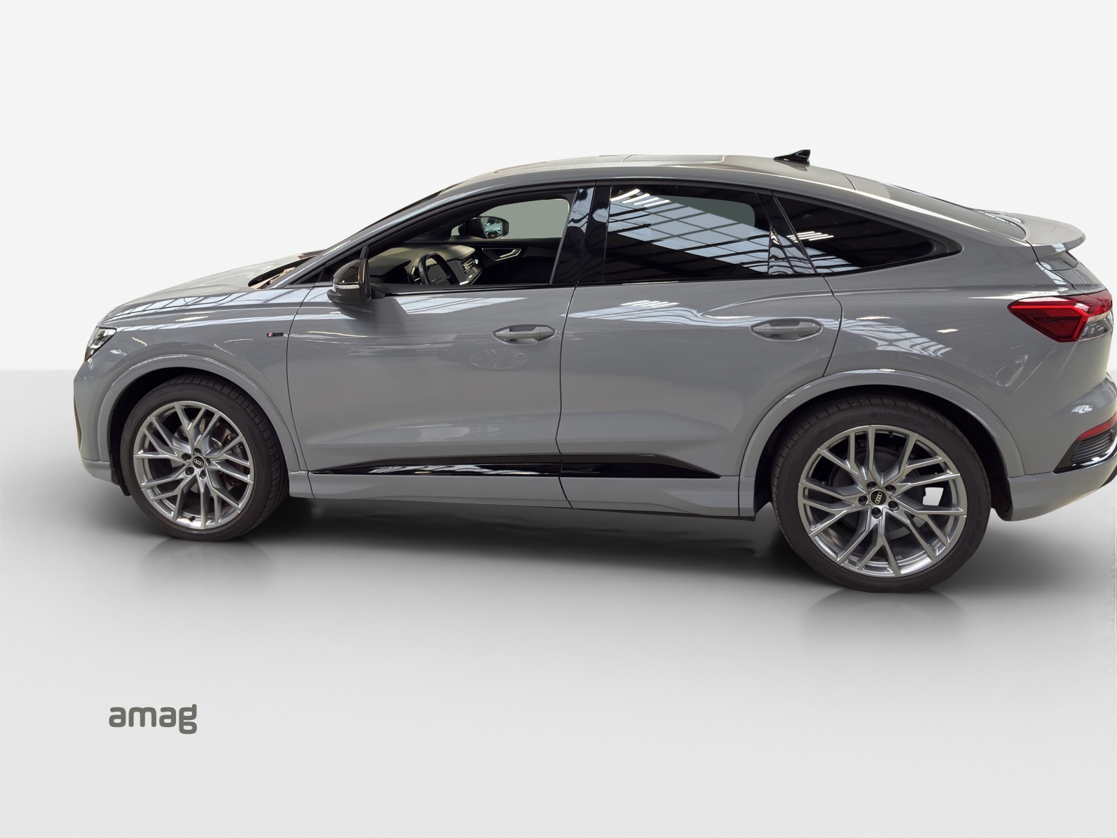 AUDI Q4 Sportback e-tron 50 quattro-image-2