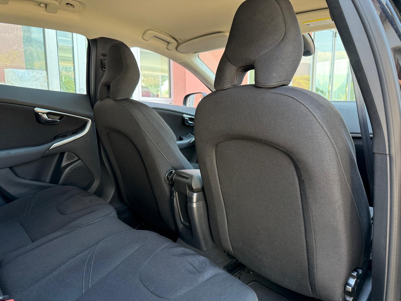 VOLVO V40 Cross Country T4 1.6 Summum Powershift / MFK 12.2025-image-11