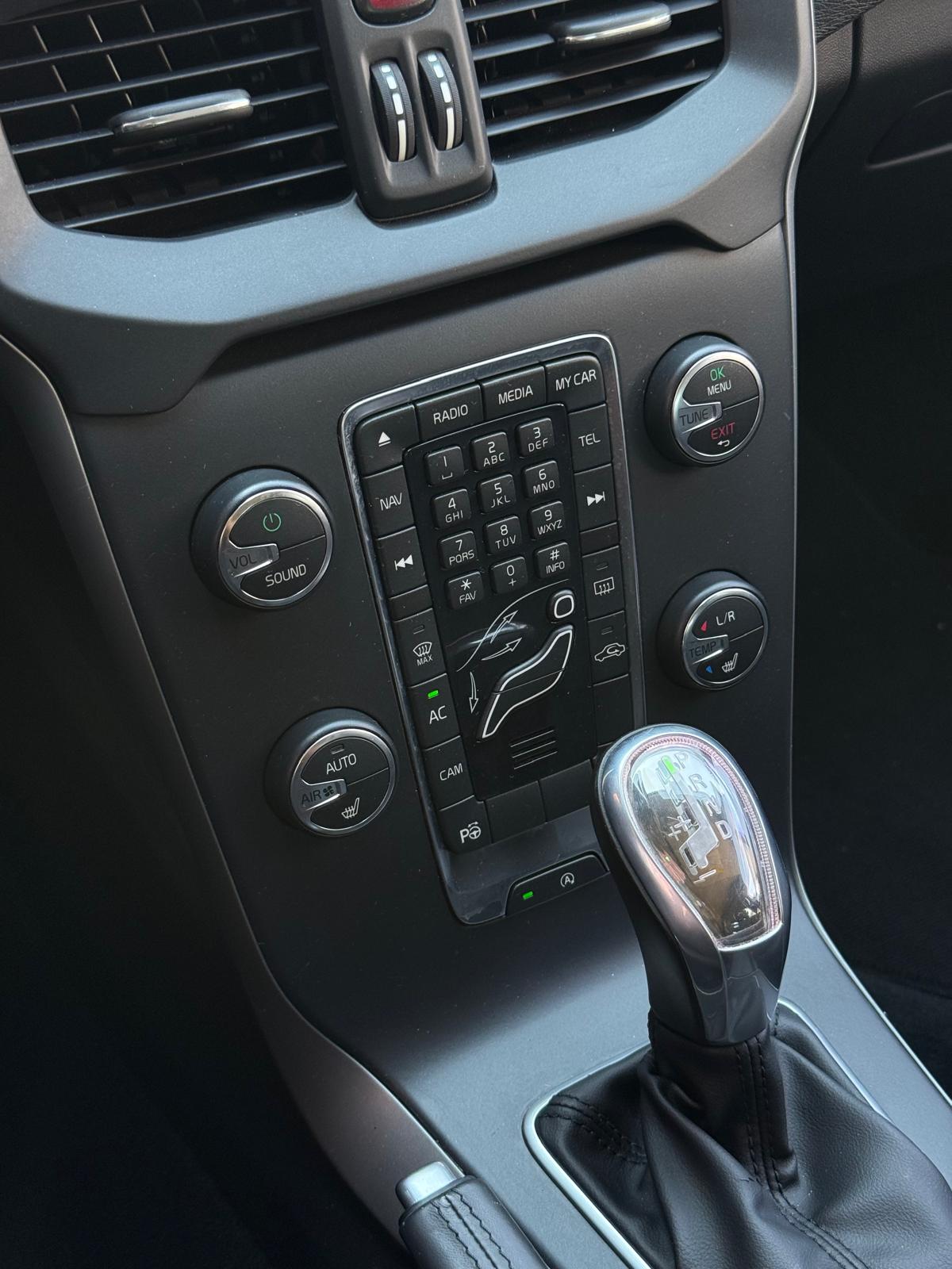 VOLVO V40 Cross Country T4 1.6 Summum Powershift / MFK 12.2025-image-14