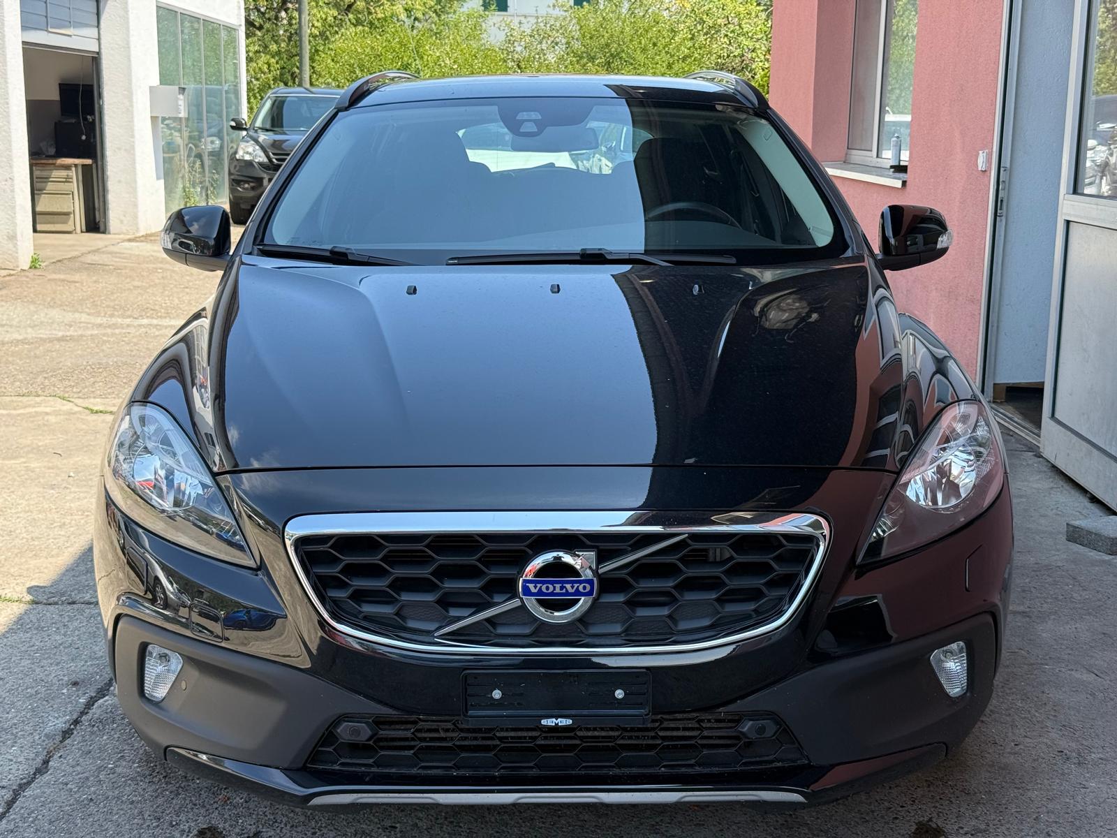 VOLVO V40 Cross Country T4 1.6 Summum Powershift / MFK 12.2025-image-1