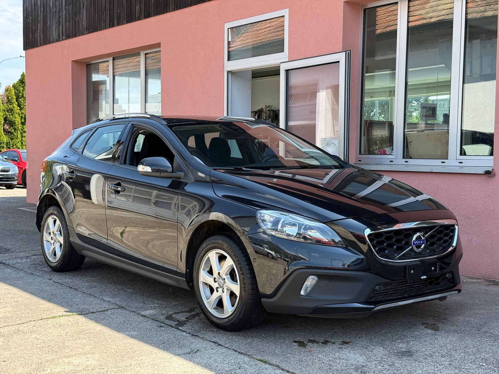 VOLVO V40 Cross Country T4 1.6 Summum Powershift / MFK 12.2025-image-0