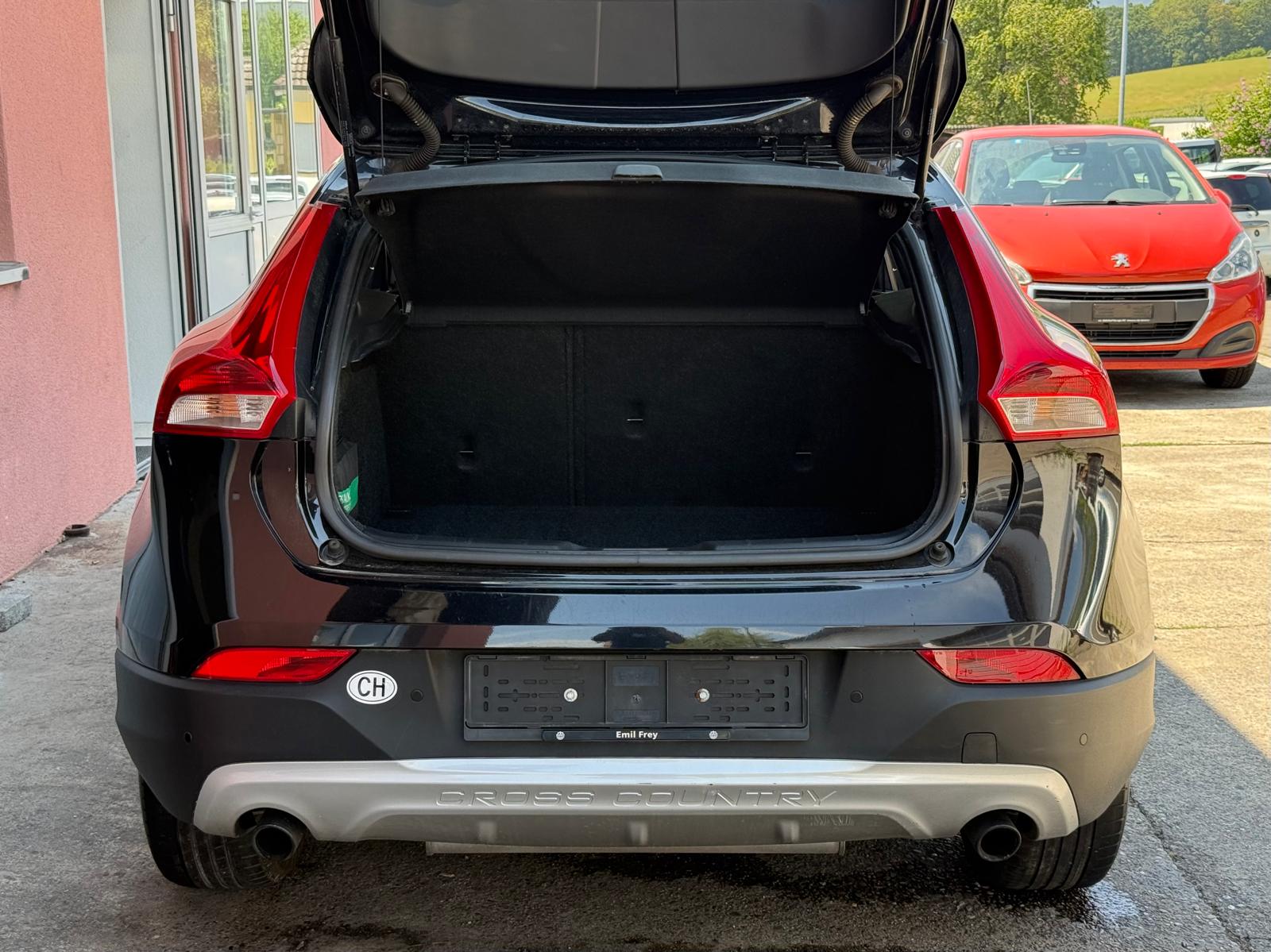VOLVO V40 Cross Country T4 1.6 Summum Powershift / MFK 12.2025-image-5