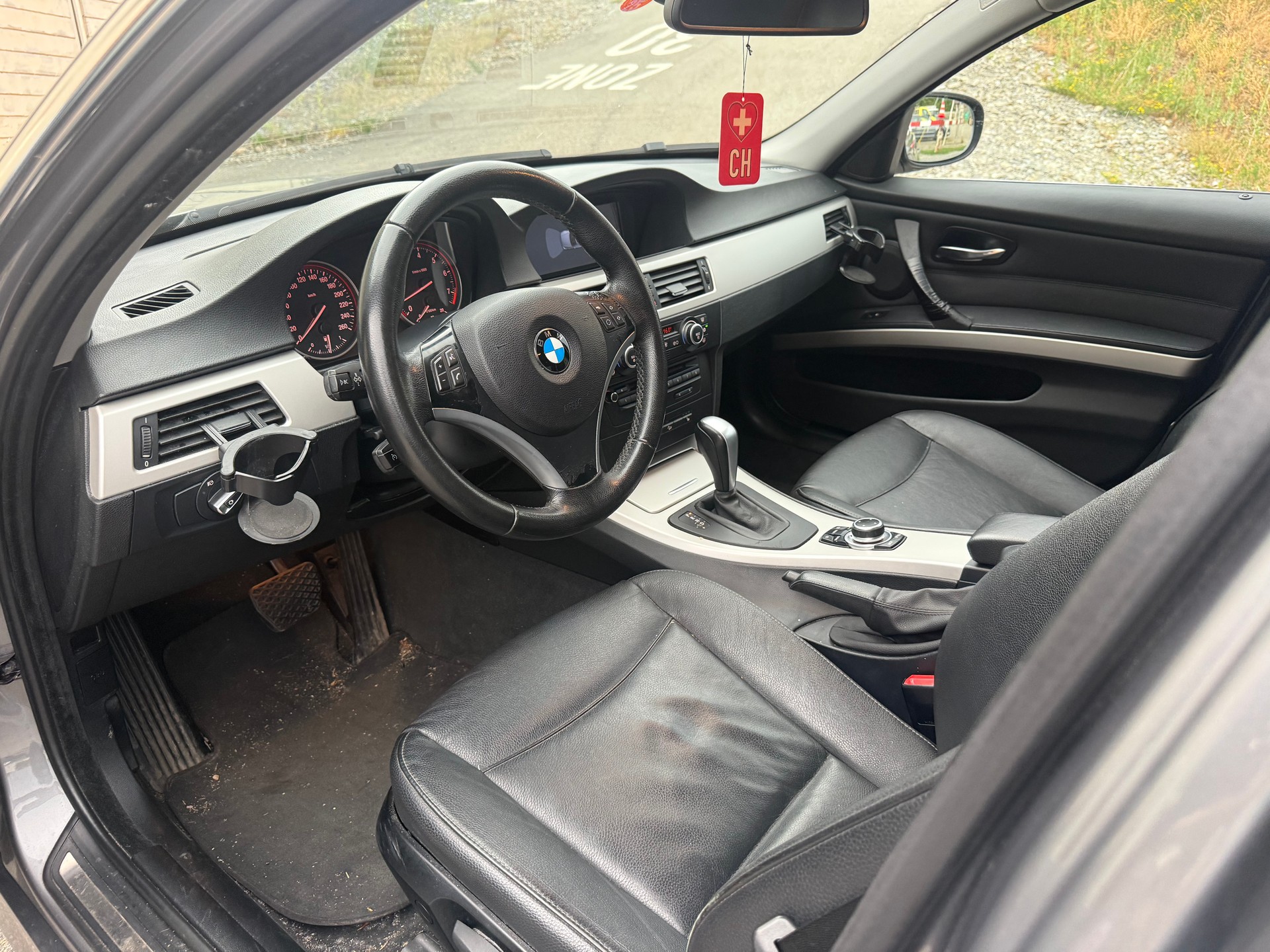 BMW 325i x-Drive Steptronic-image-8
