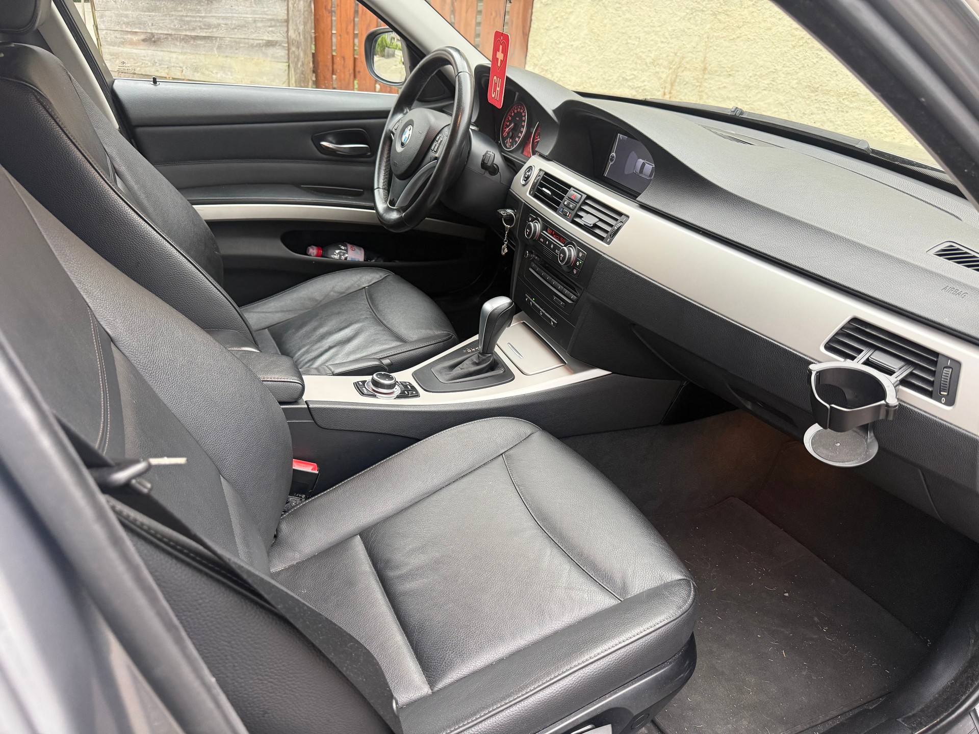BMW 325i x-Drive Steptronic-image-10