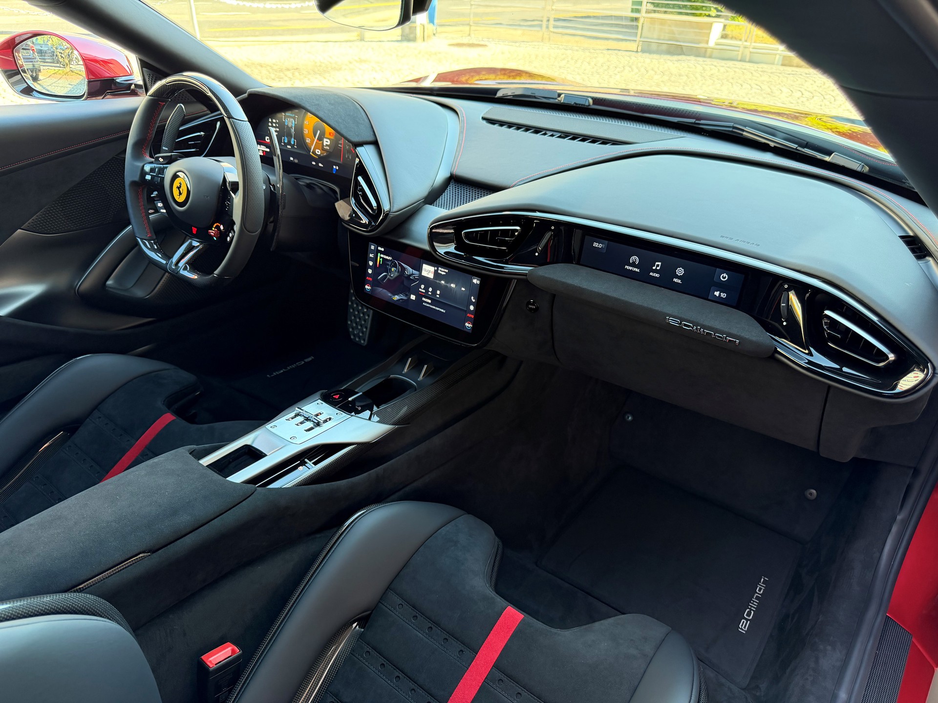 FERRARI 12 Cilindri-image-10