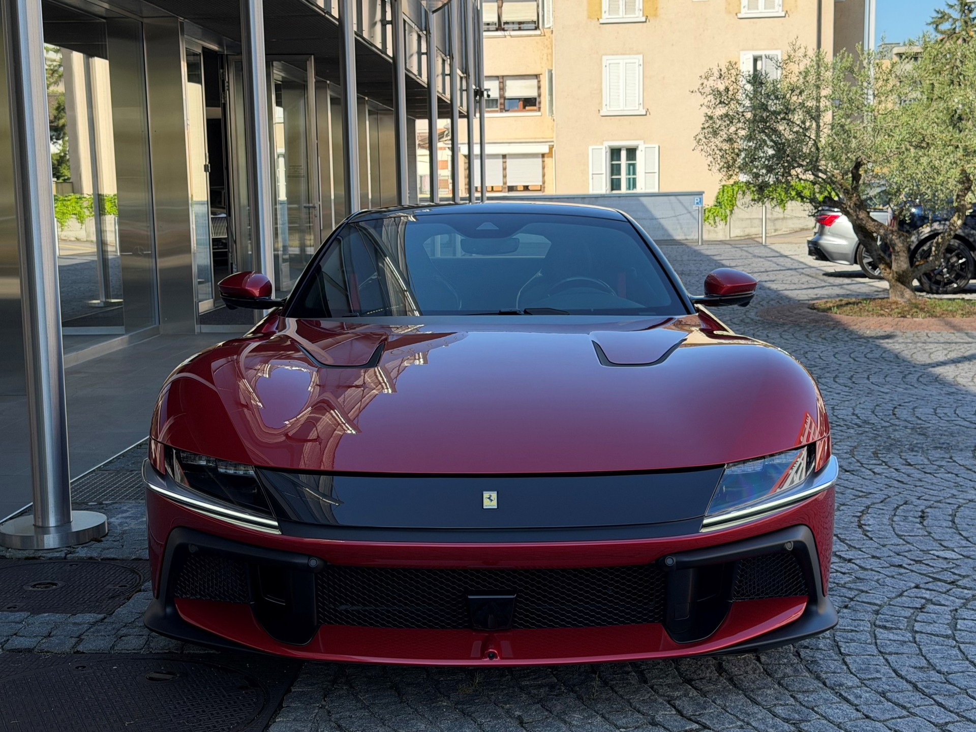 FERRARI 12 Cilindri-image-1