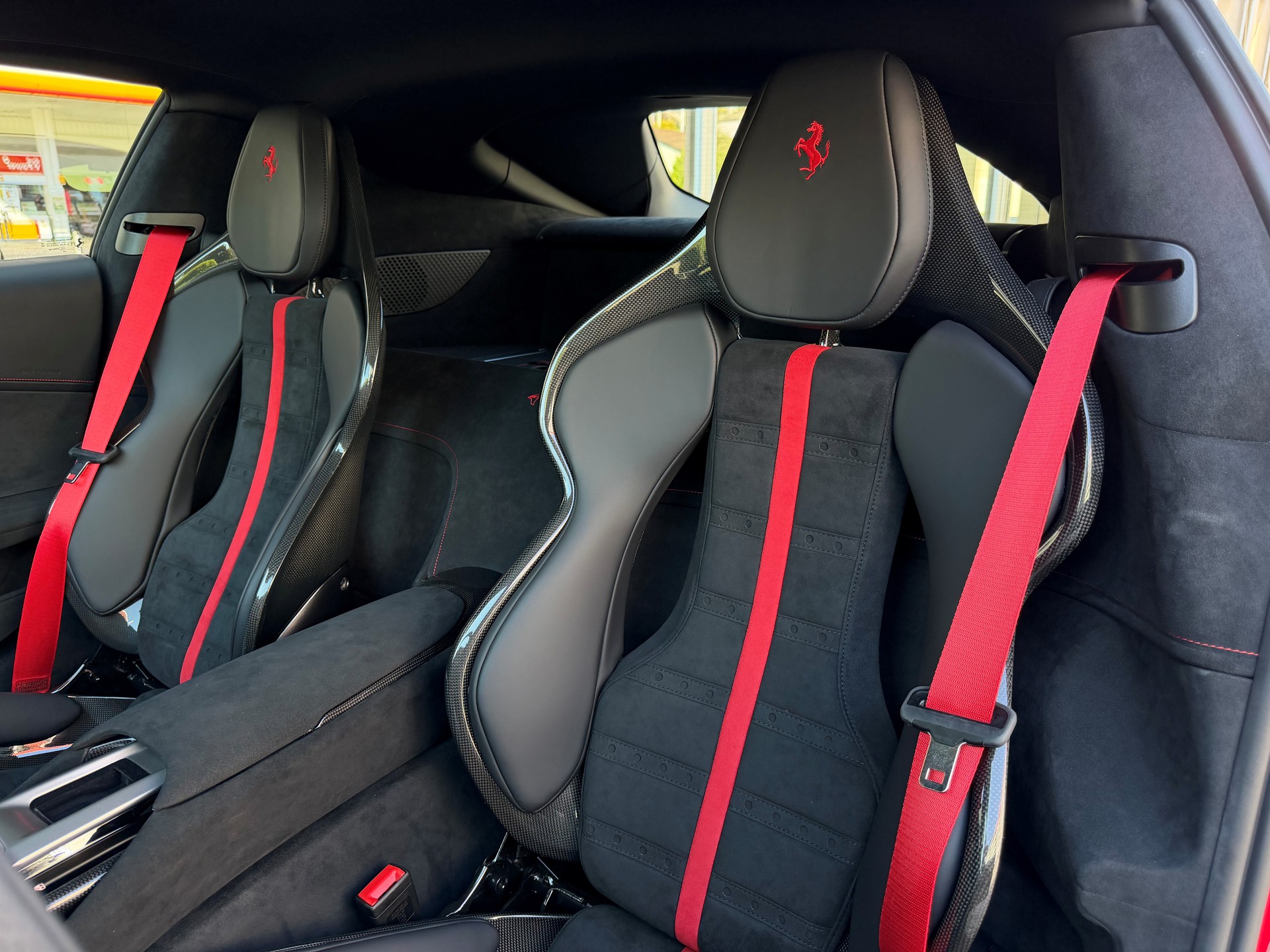 FERRARI 12 Cilindri-image-9