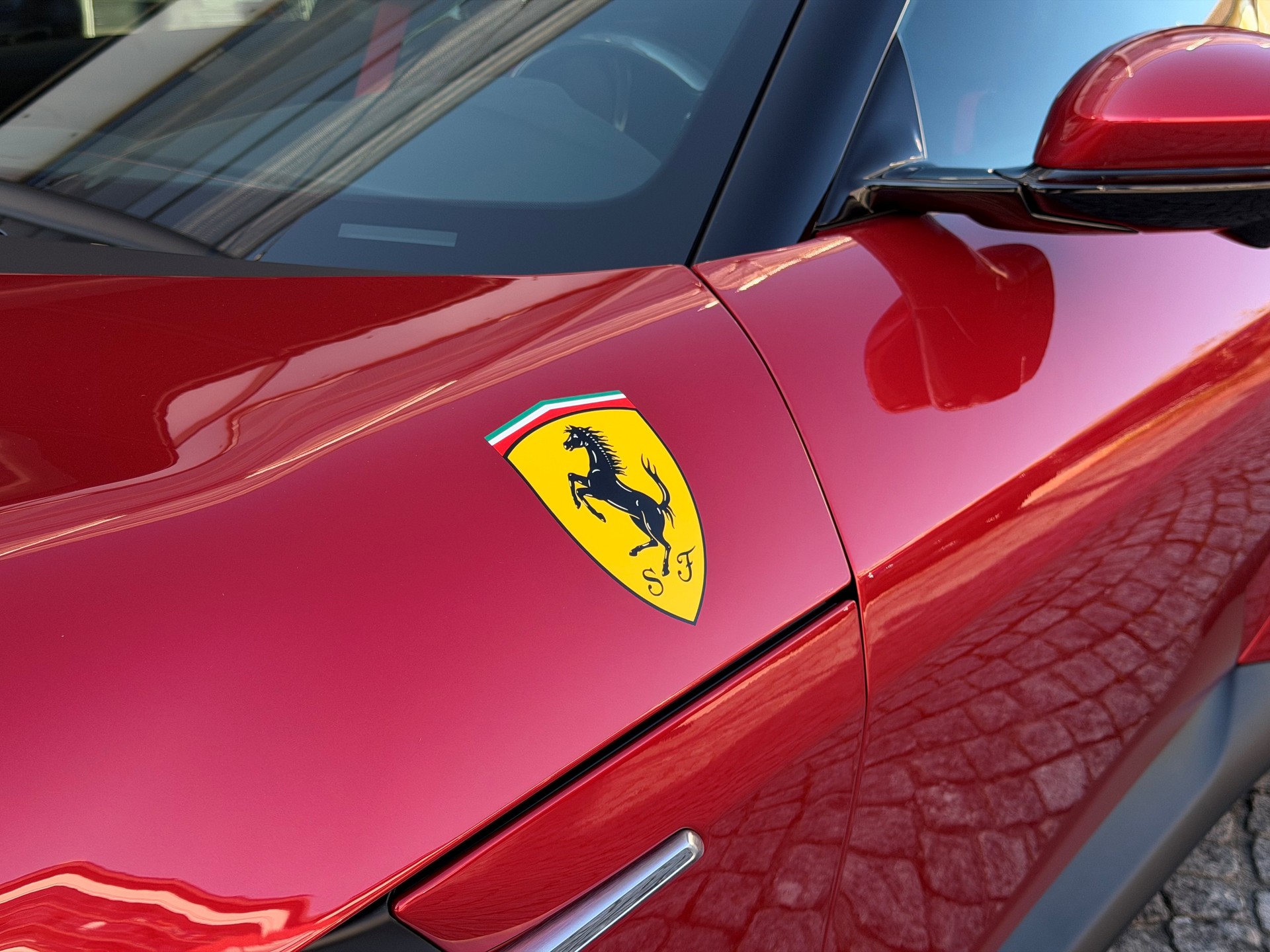 FERRARI 12 Cilindri-image-6