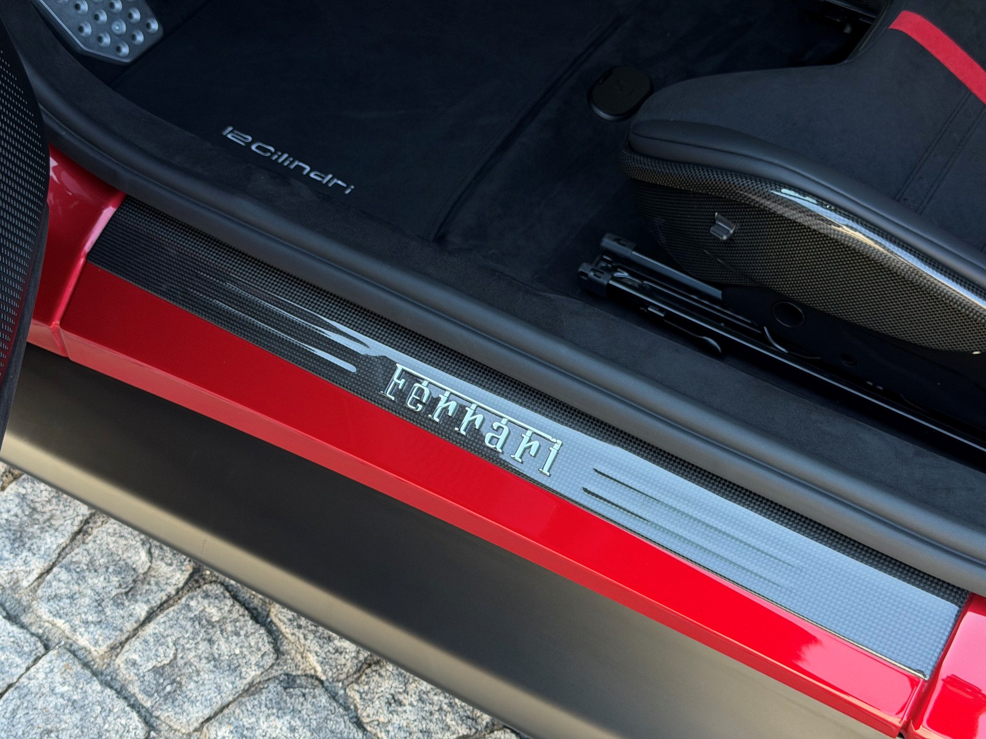 FERRARI 12 Cilindri-image-13