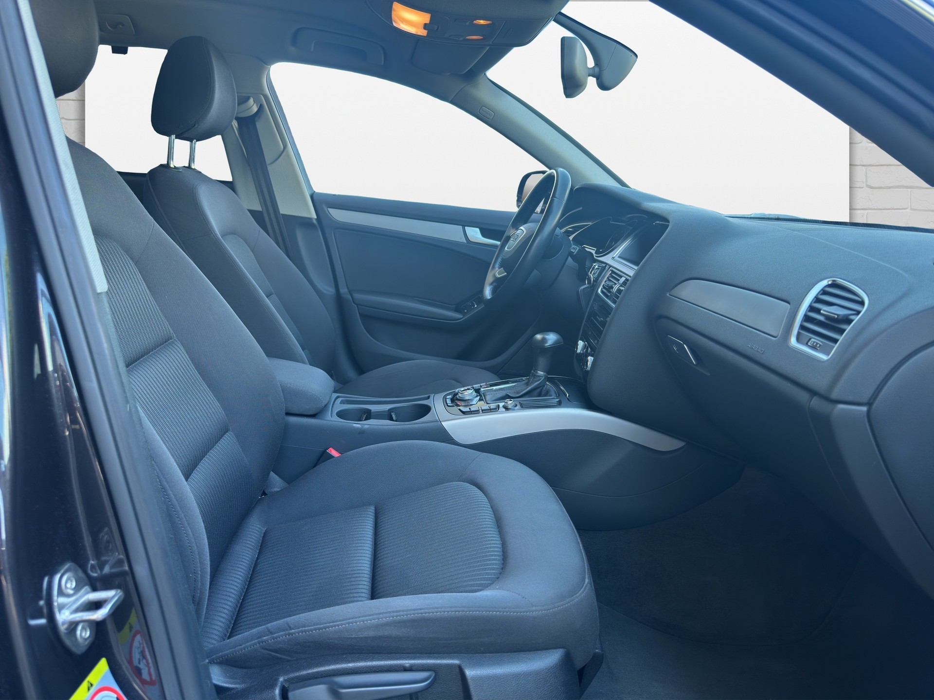 AUDI A4 Avant 2.0 TDI multitronic-image-11