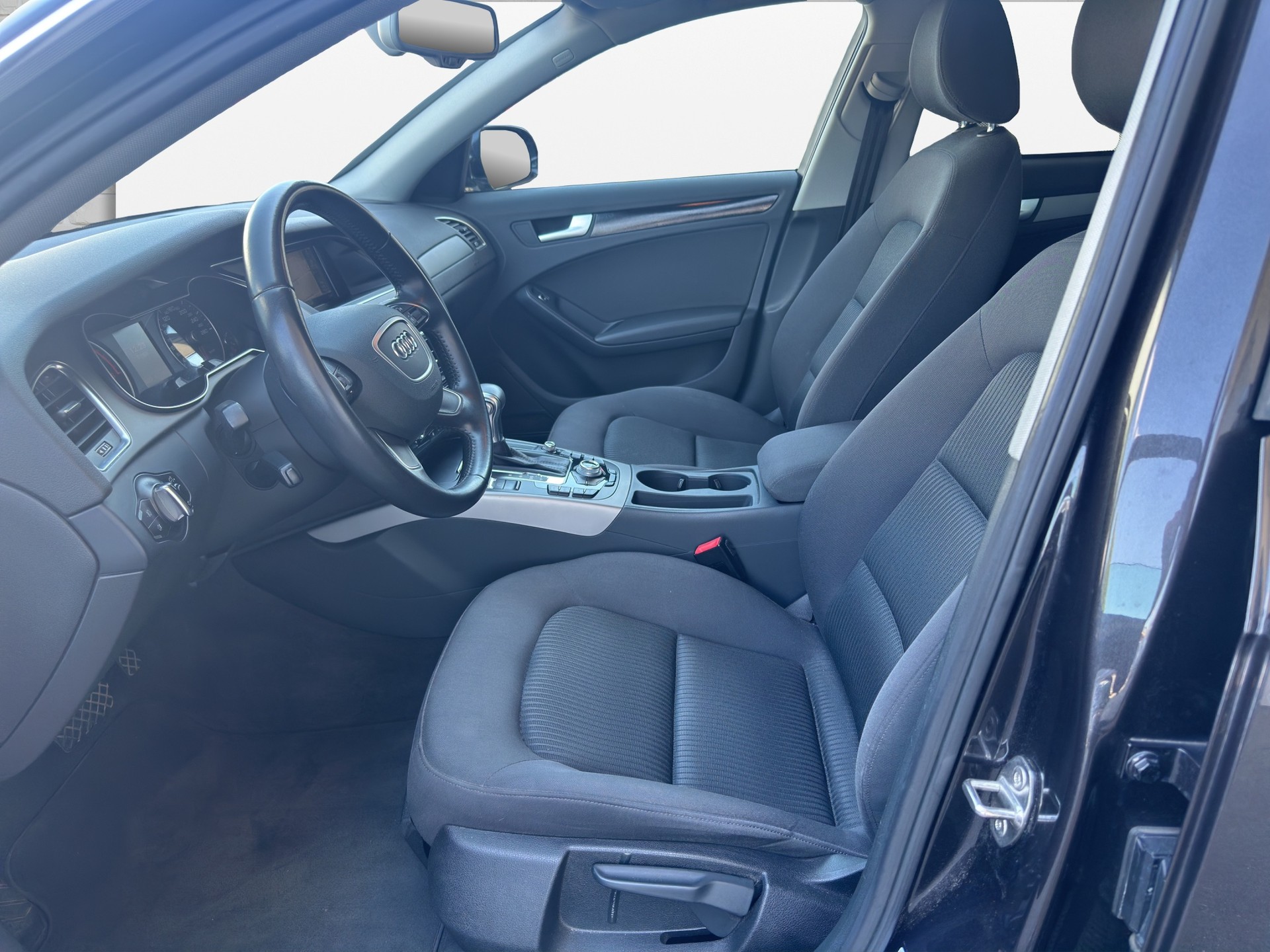 AUDI A4 Avant 2.0 TDI multitronic-image-10