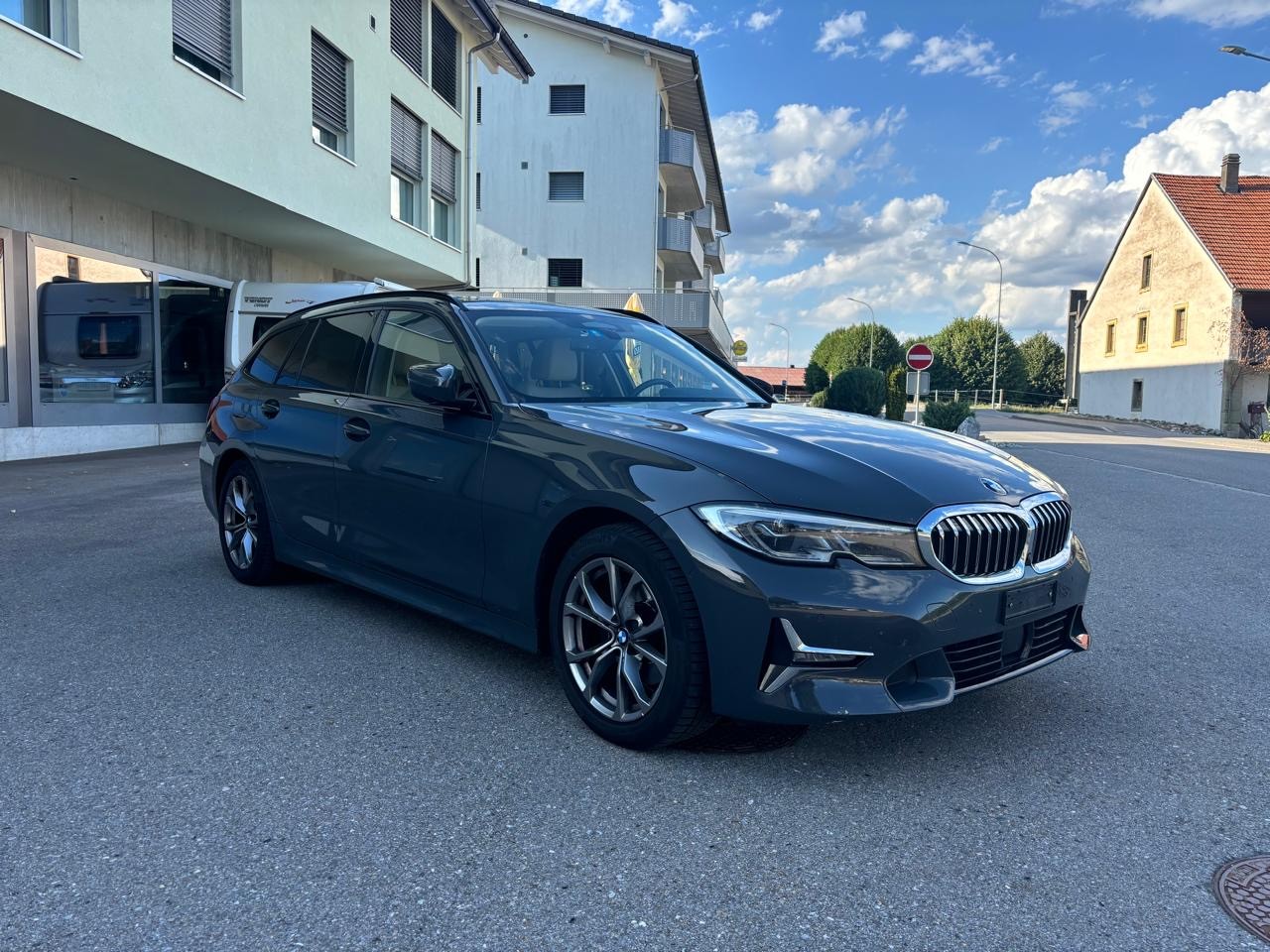 BMW 320d xDrive-image-0