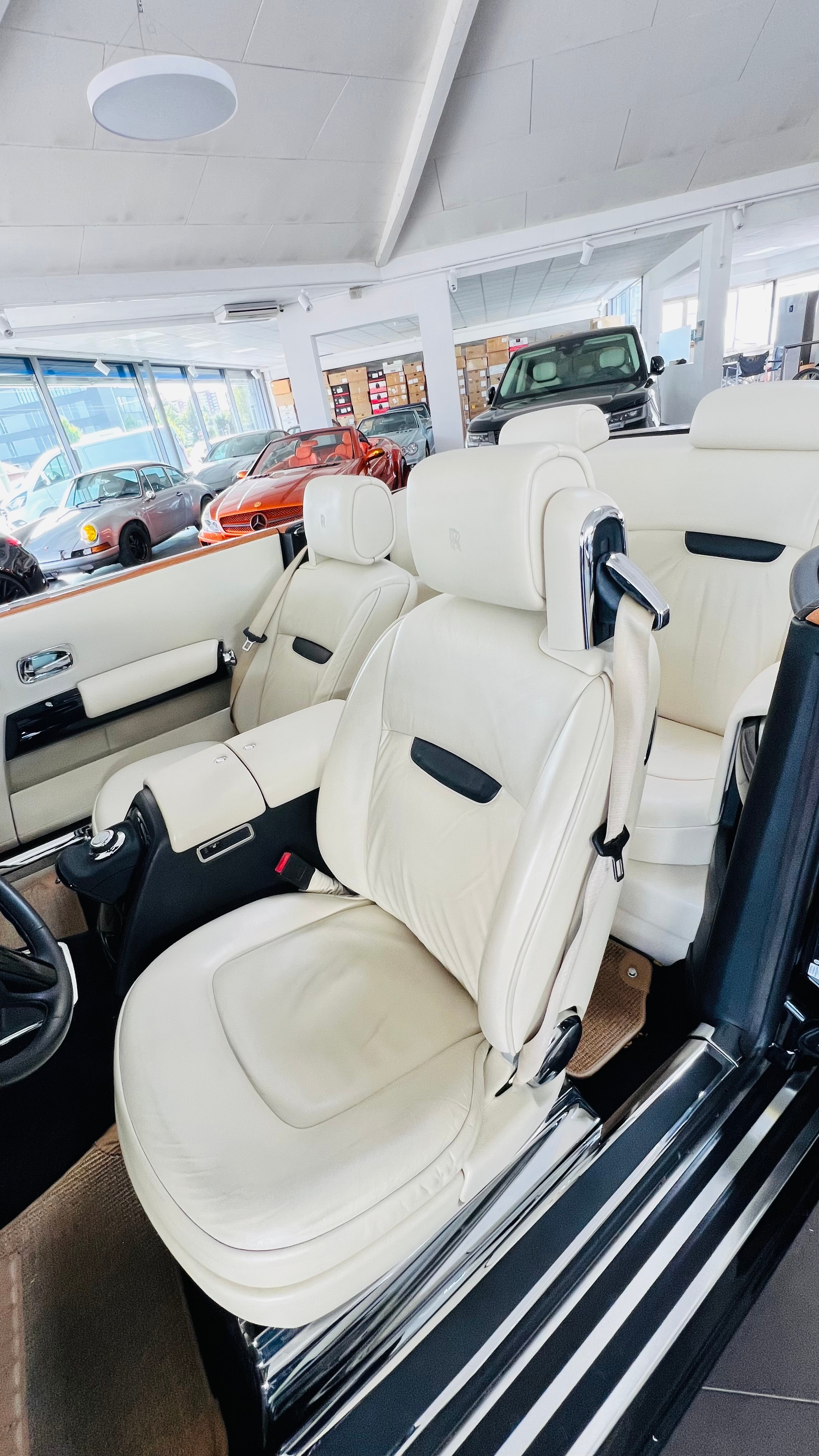 ROLLS-ROYCE PHANTOM-image-12