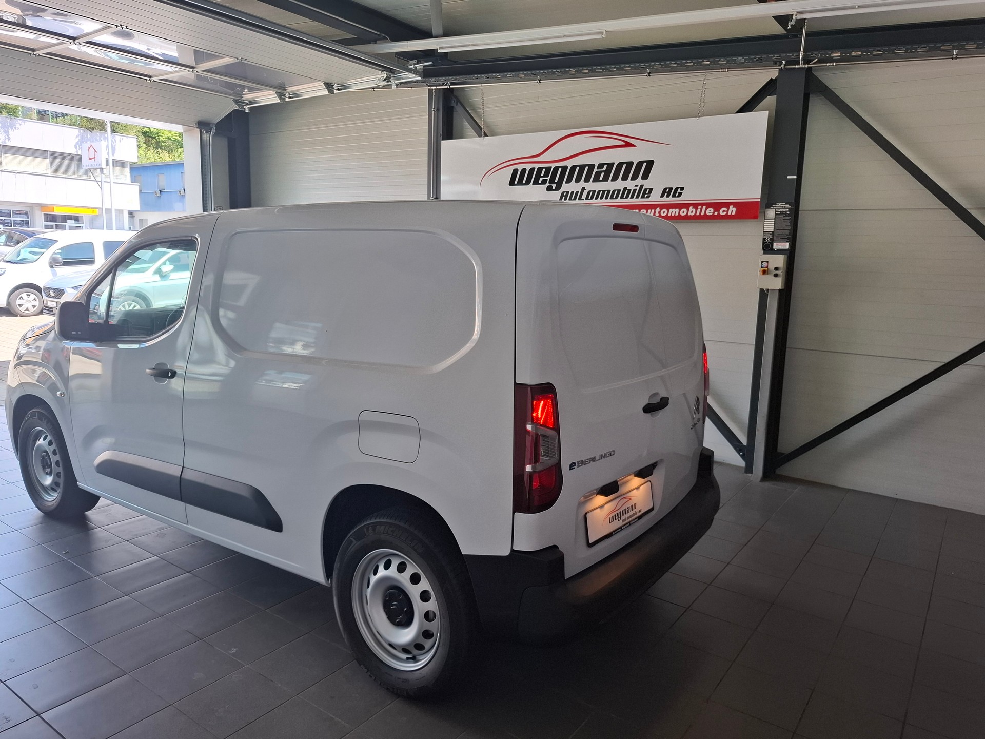 CITROEN e-Berlingo Van Swiss Edition-showroom-element-2