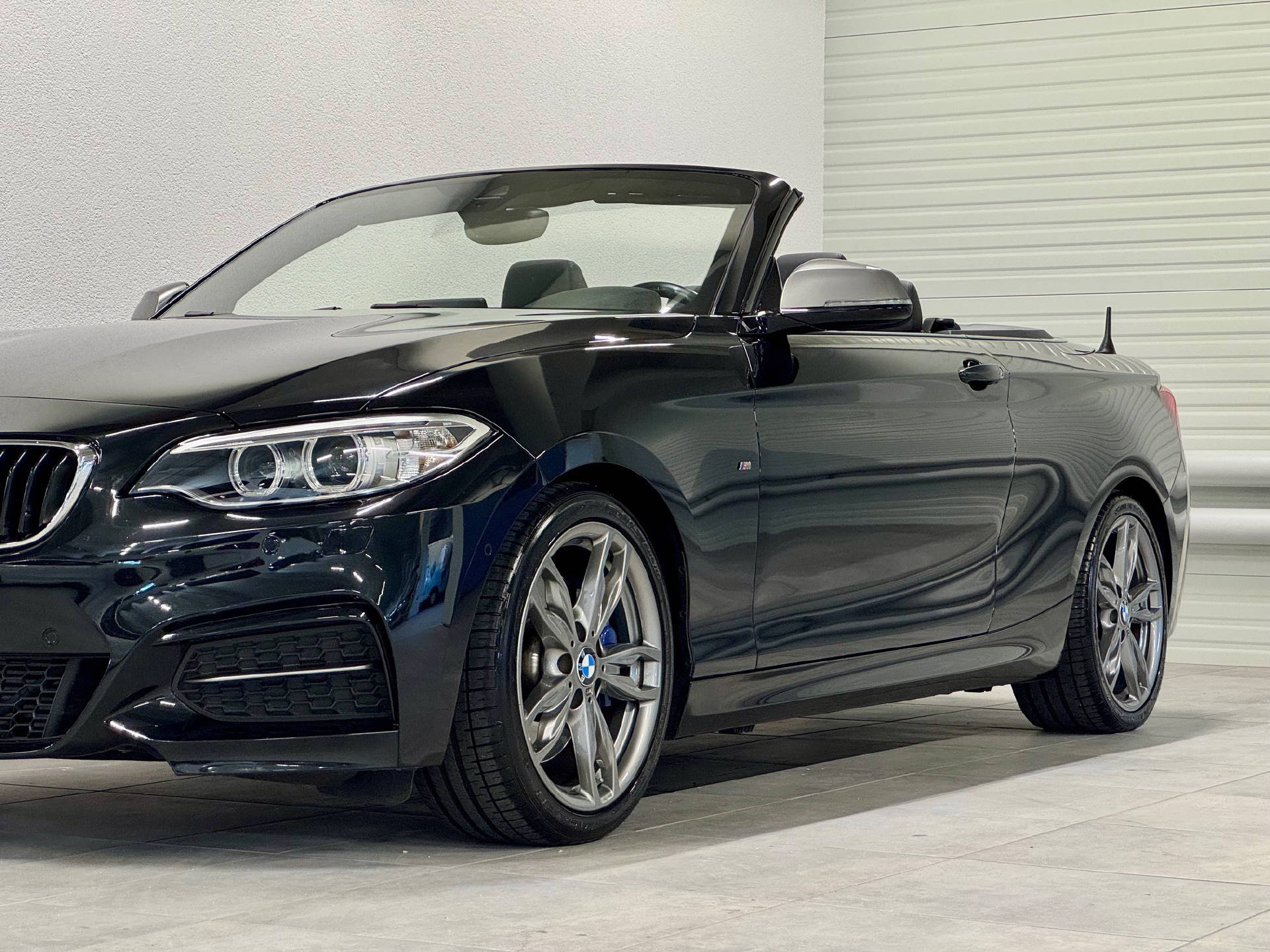 BMW M235i SAG Cabrio-image-12