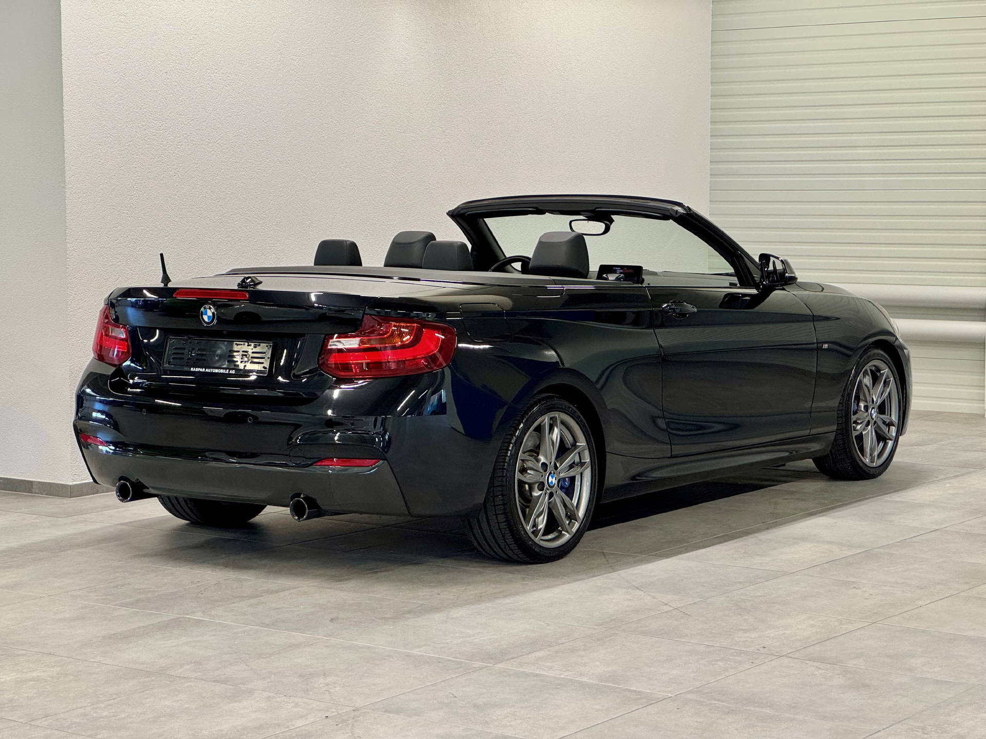 BMW M235i SAG Cabrio-image-15