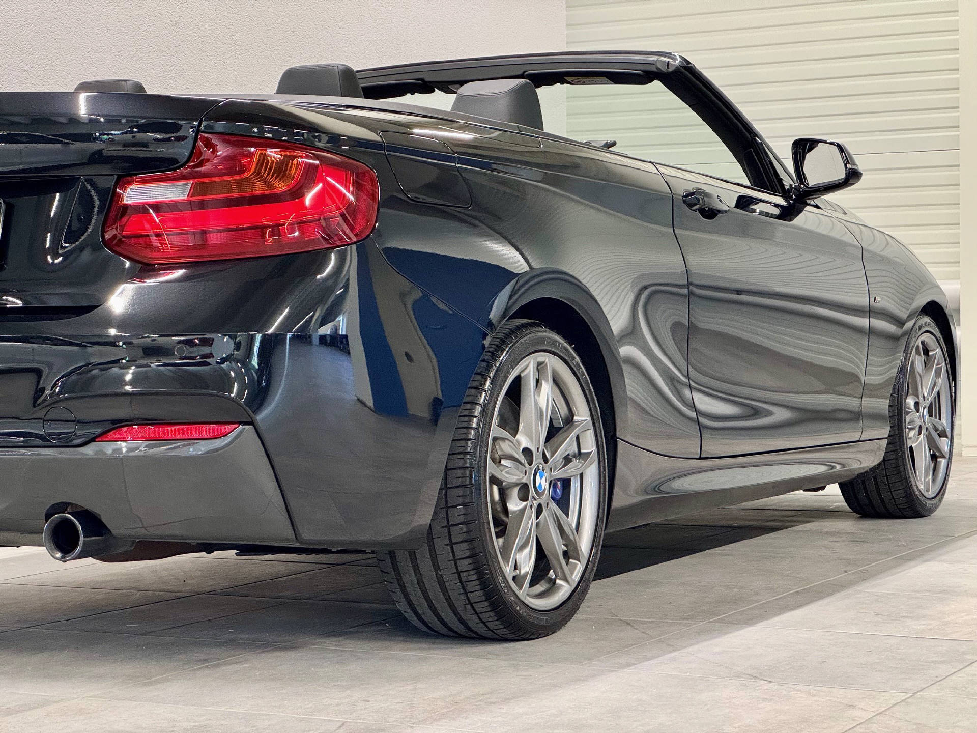 BMW M235i SAG Cabrio-image-13