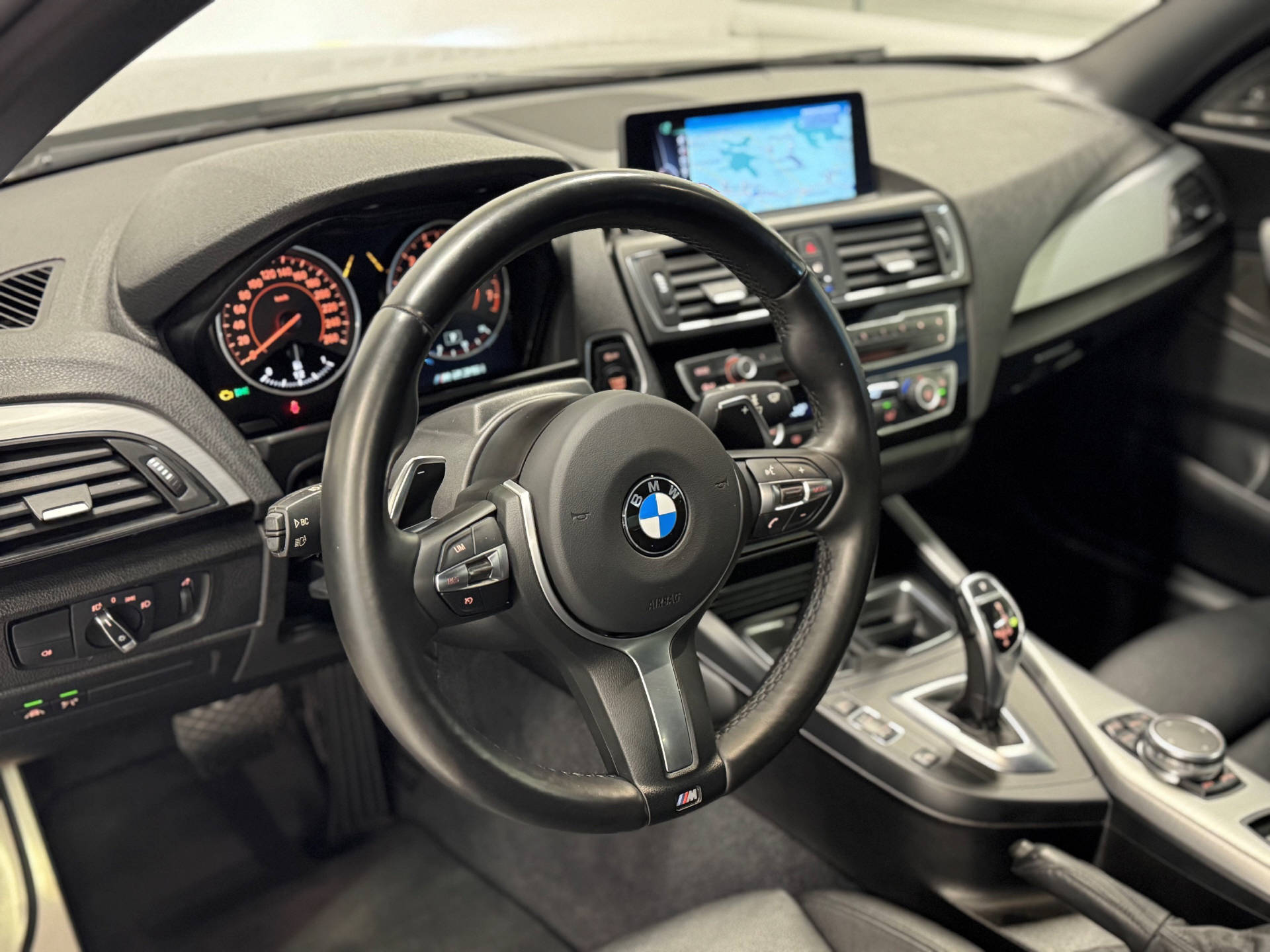 BMW M235i SAG Cabrio-image-6