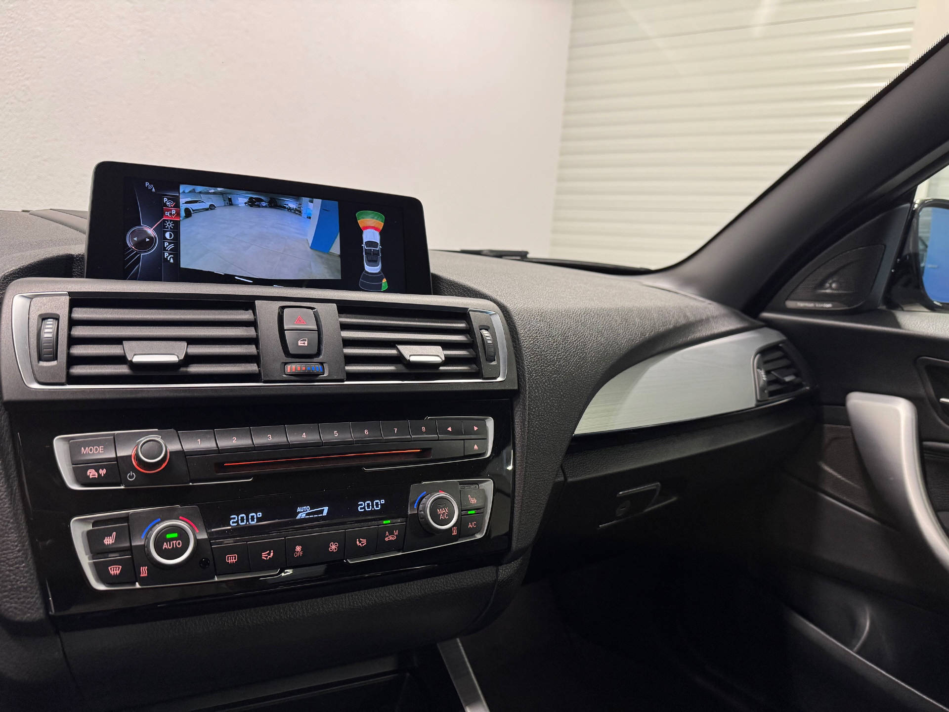 BMW M235i SAG Cabrio-image-8
