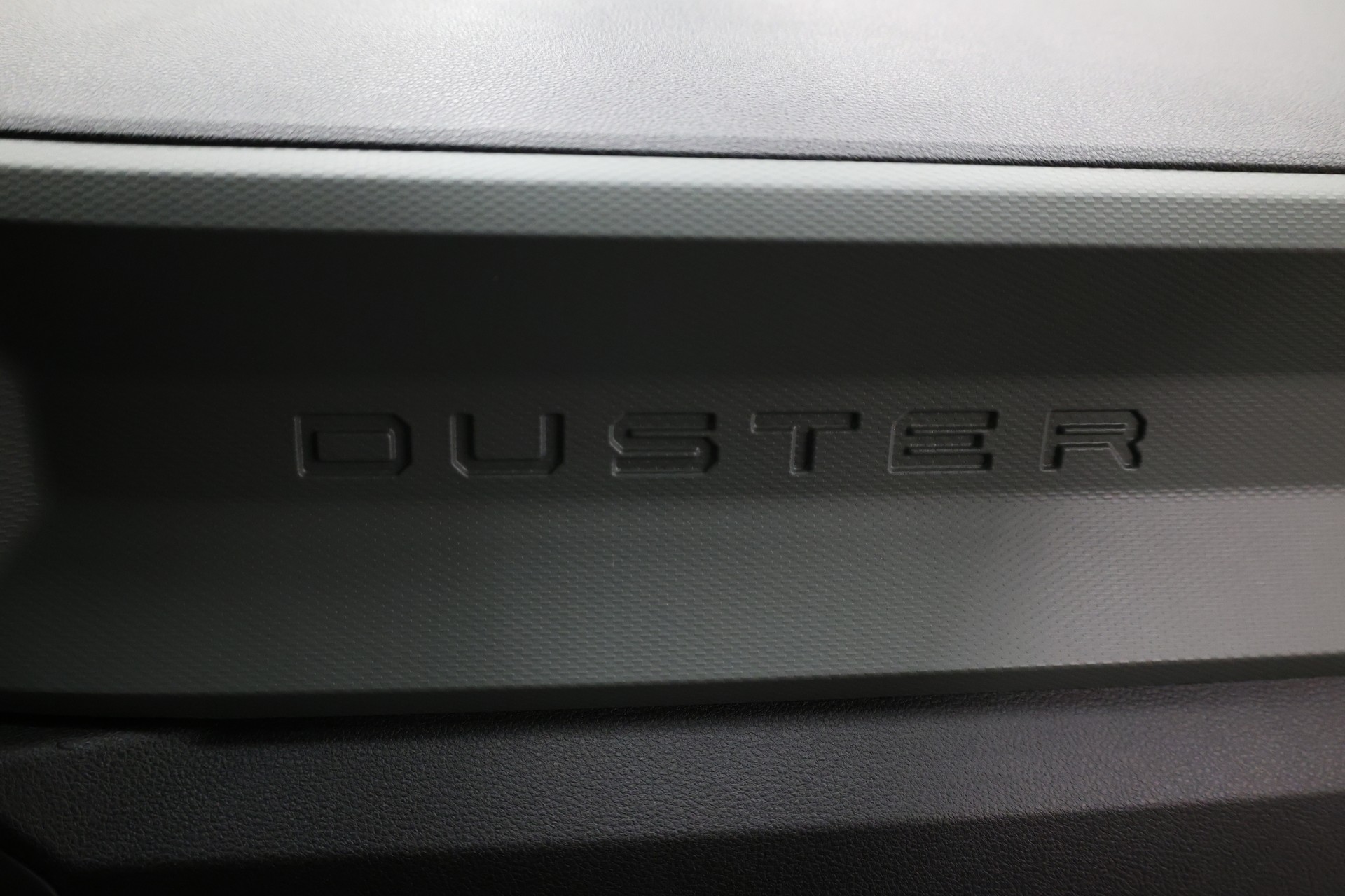 DACIA Duster 1.8 Hybrid Extreme-image-30