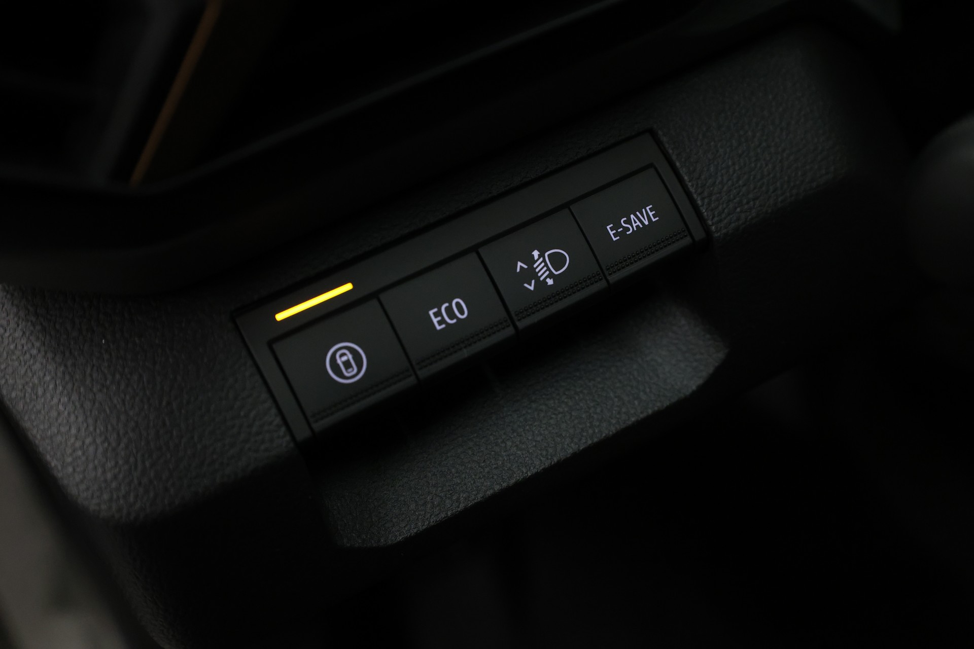 DACIA Duster 1.8 Hybrid Extreme-image-29