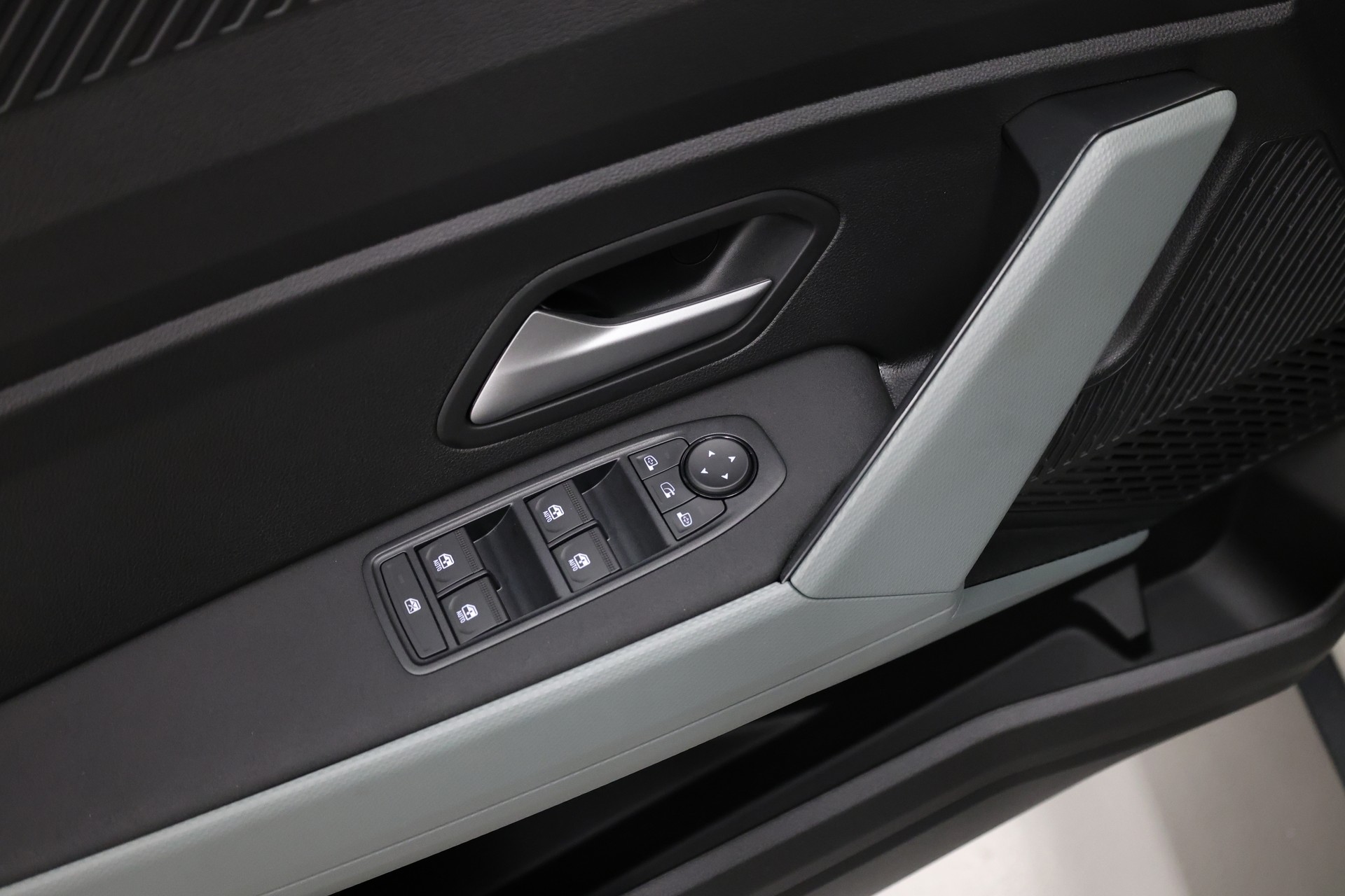 DACIA Duster 1.8 Hybrid Extreme-image-24