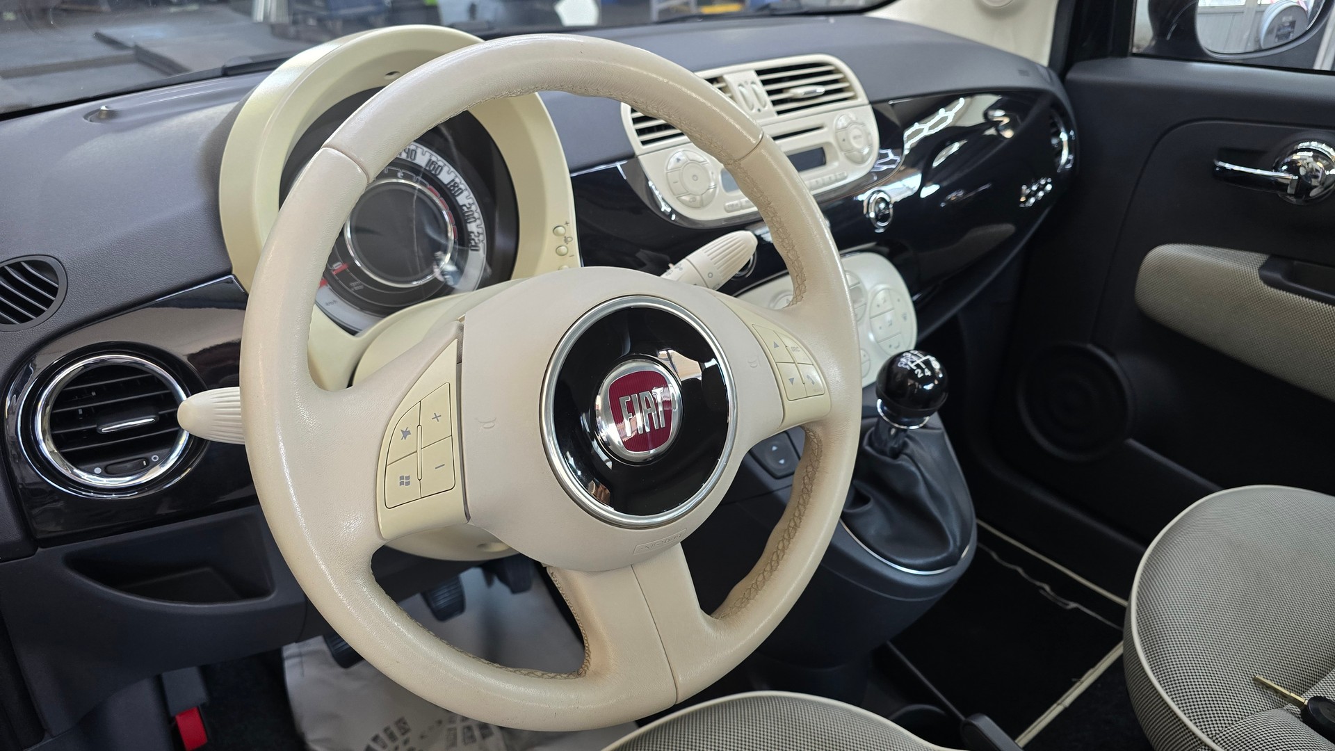 FIAT 500 1.2 Lounge-image-7