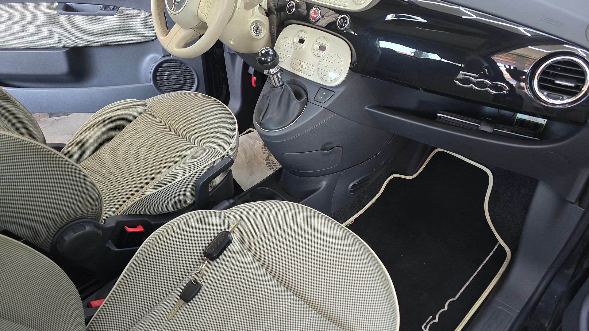 FIAT 500 1.2 Lounge-image-12