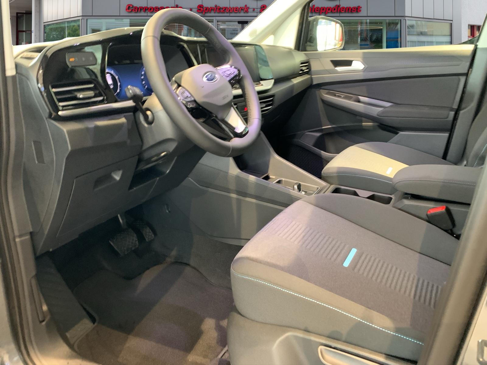 FORD Tourneo Grand Connect 1.5 EcoBoost 150 Active PHEV-image-6