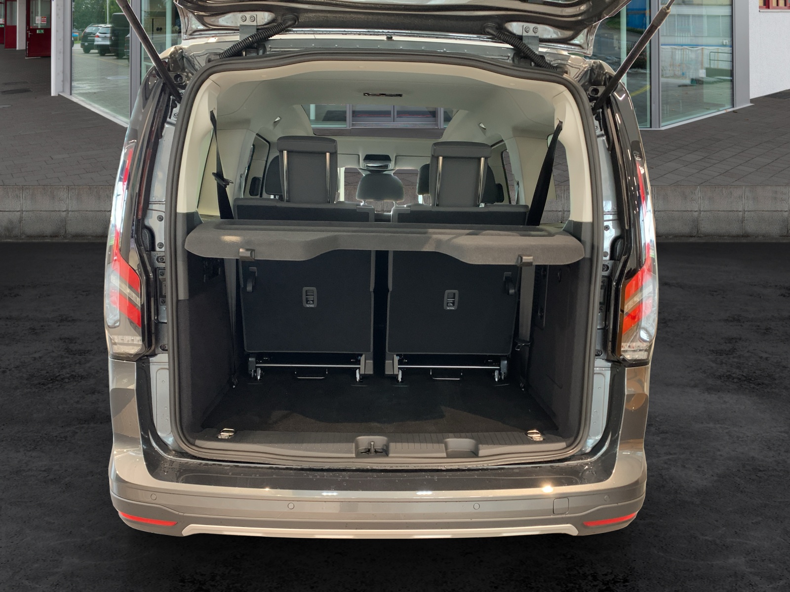 FORD Tourneo Grand Connect 1.5 EcoBoost 150 Active PHEV-image-10