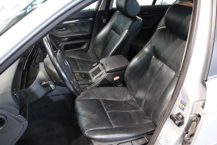 BMW 523i-image-1