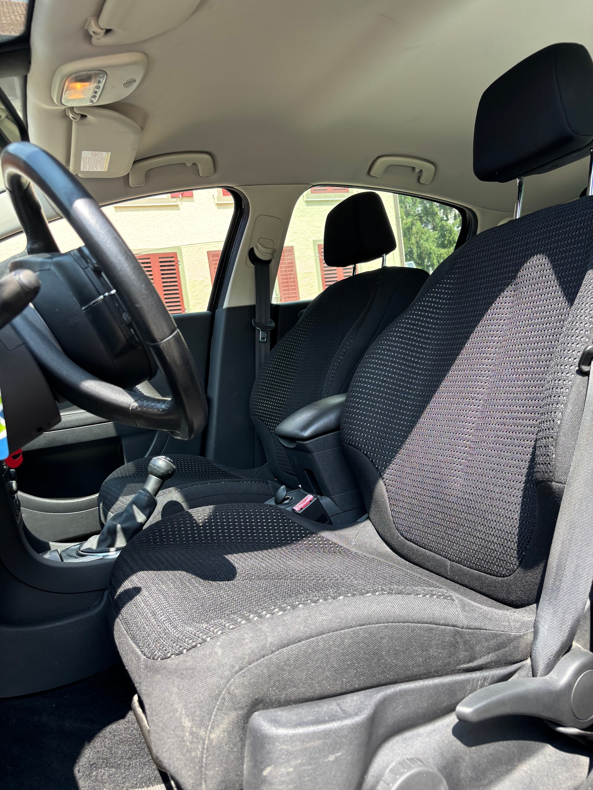 CITROEN C4 Berline 1.6i 16V VTR (Pack)-image-9