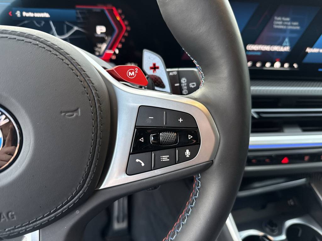 BMW XM xDrive 50e PHEV Steptronic-image-16