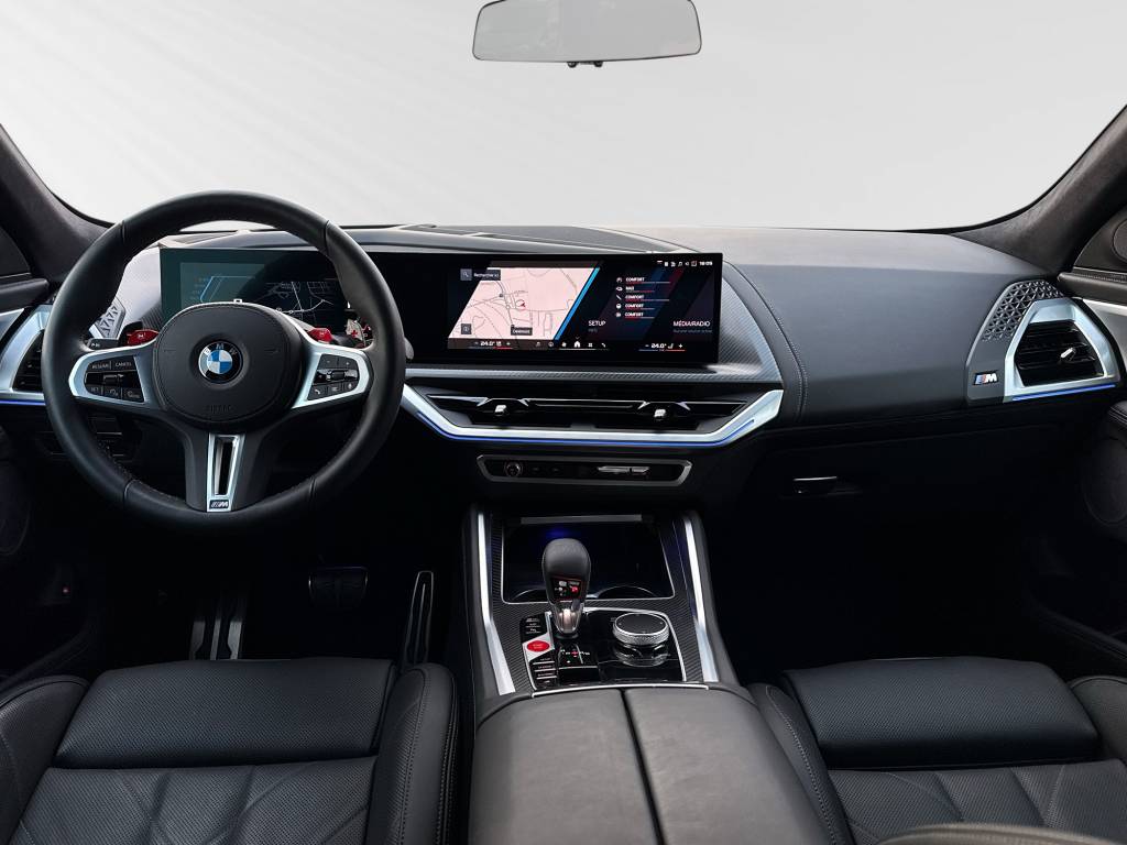 BMW XM xDrive 50e PHEV Steptronic-image-6