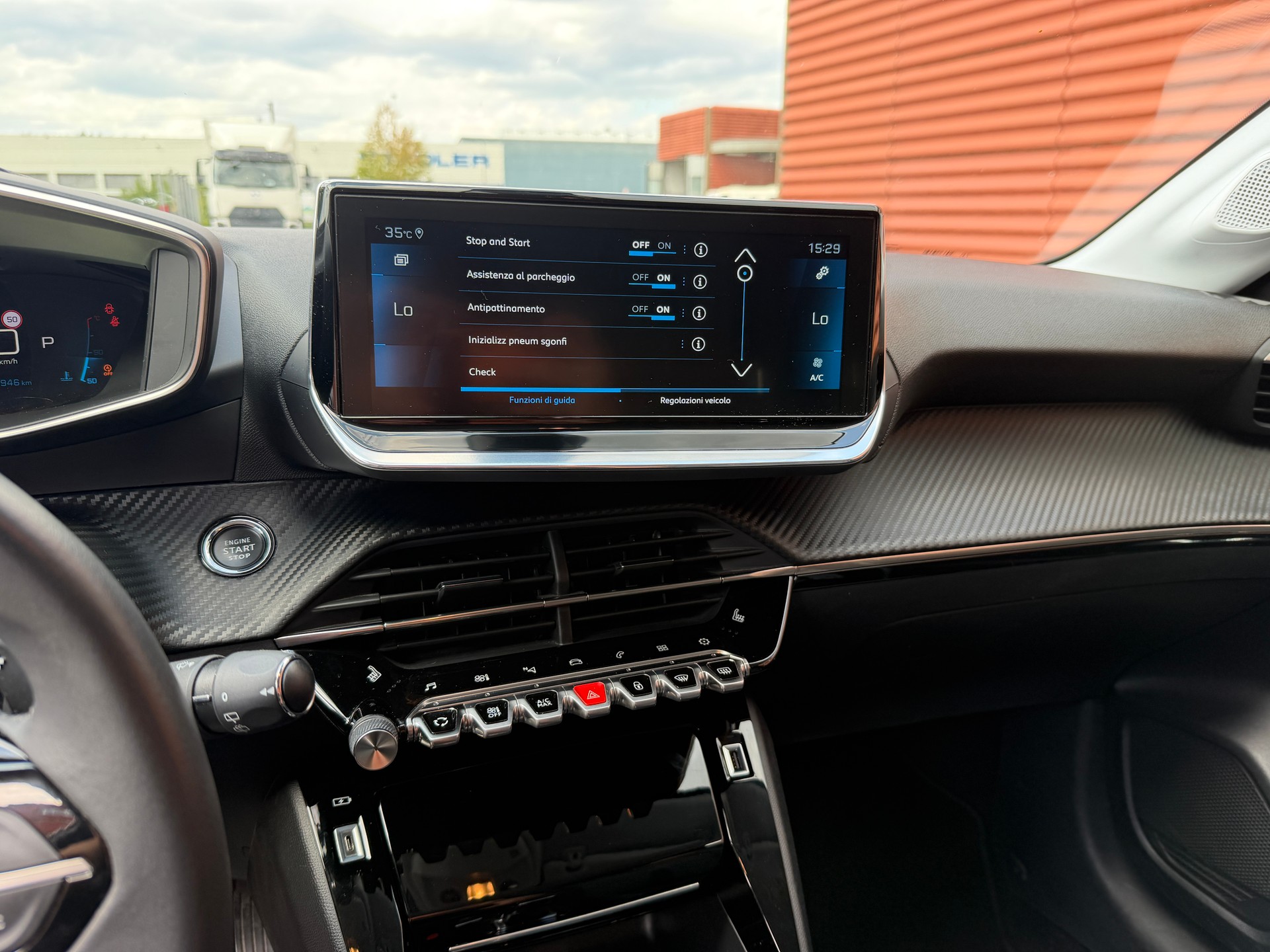 PEUGEOT 208 1.2 PureTech Active Pack EAT8-image-9