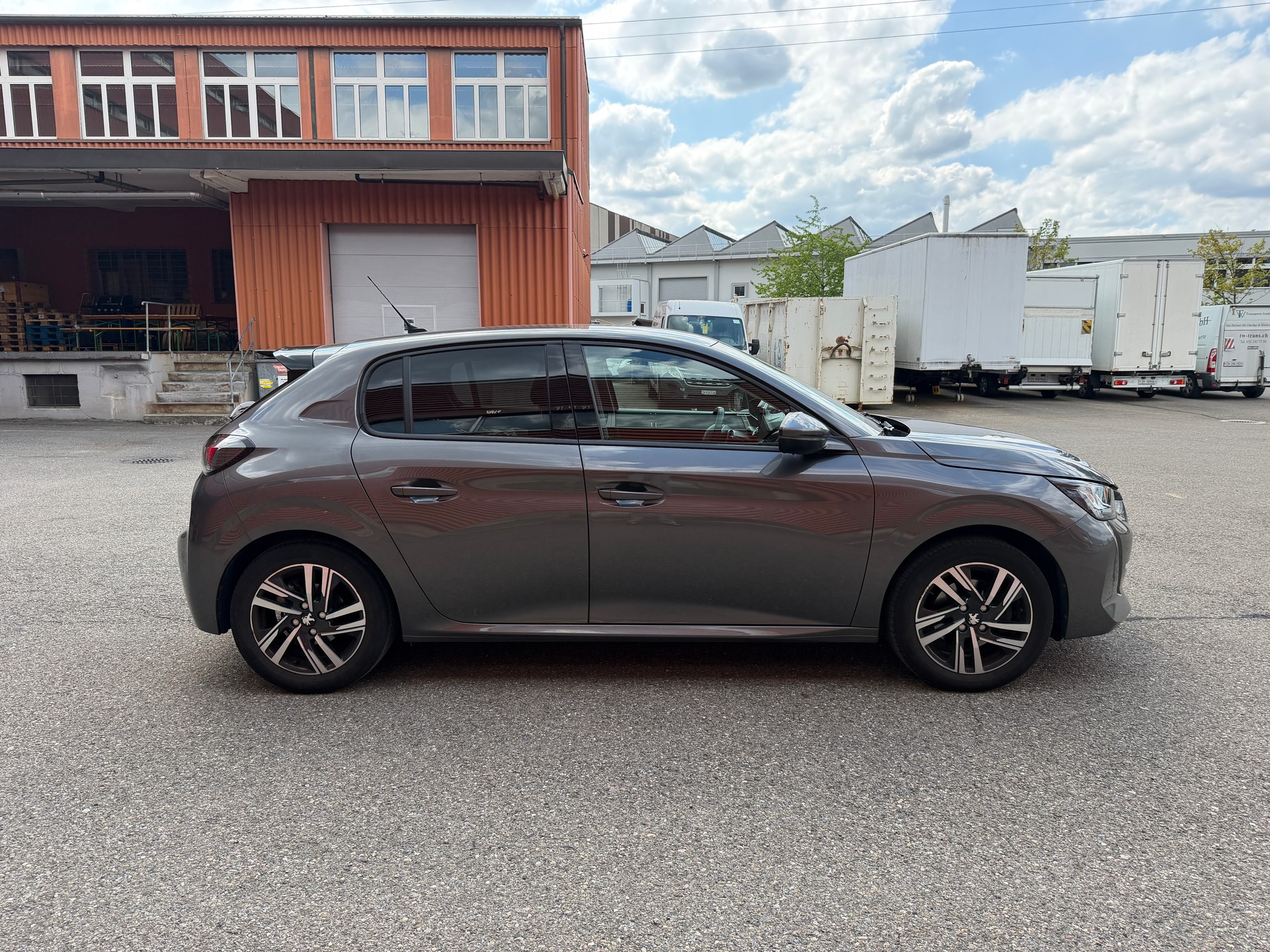 PEUGEOT 208 1.2 PureTech Active Pack EAT8-image-7