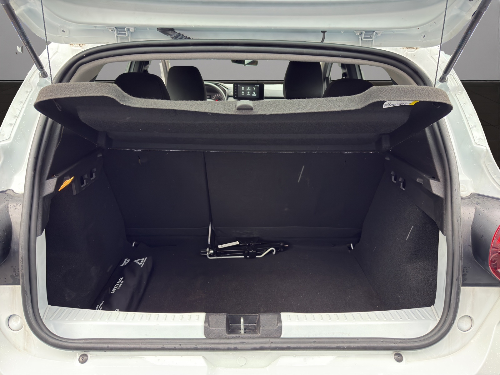 DACIA Sandero TCe 90 Expression-image-18