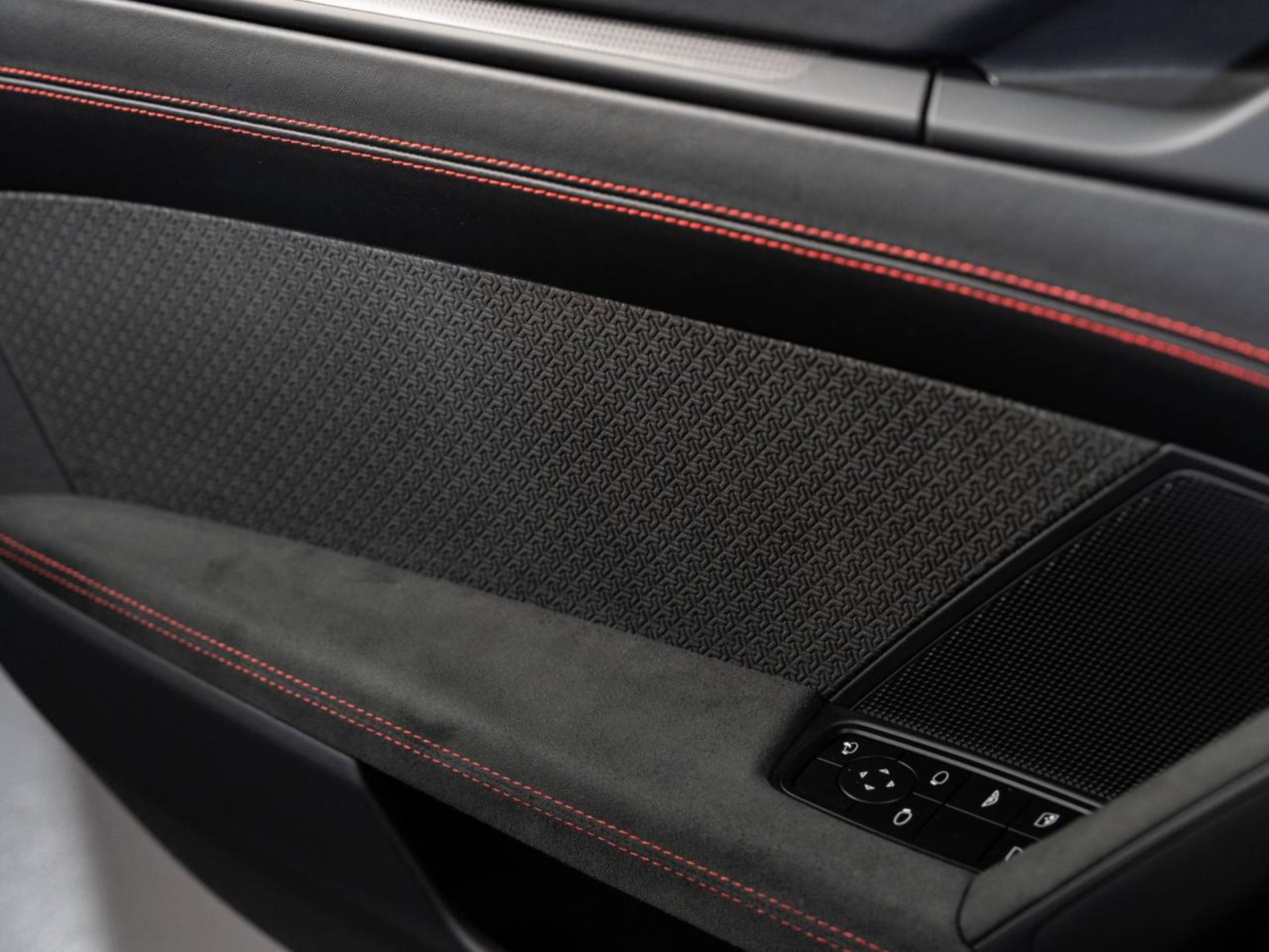 PORSCHE 911 Carrera 4 GTS Cabriolet-image-20