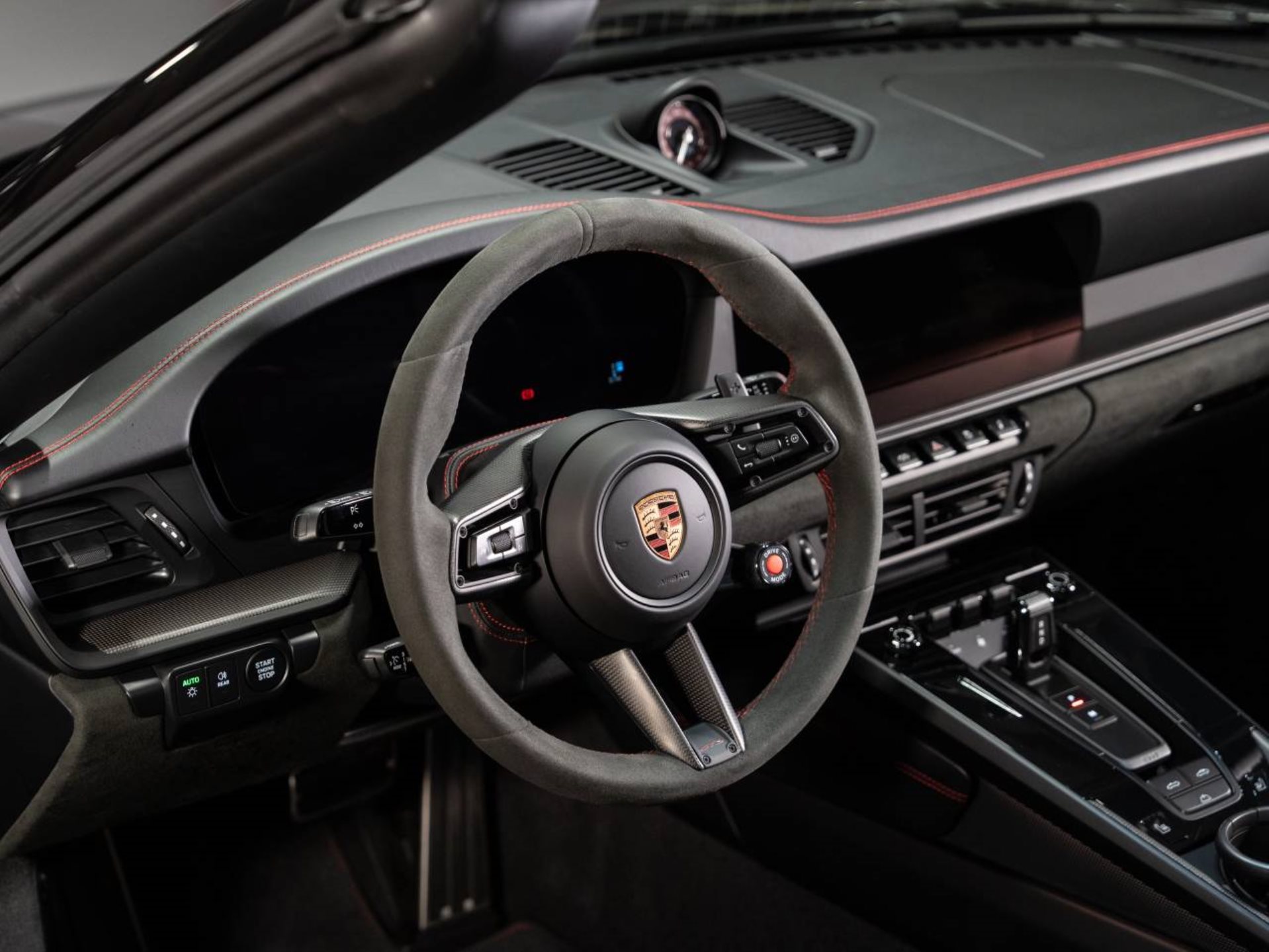 PORSCHE 911 Carrera 4 GTS Cabriolet-image-3