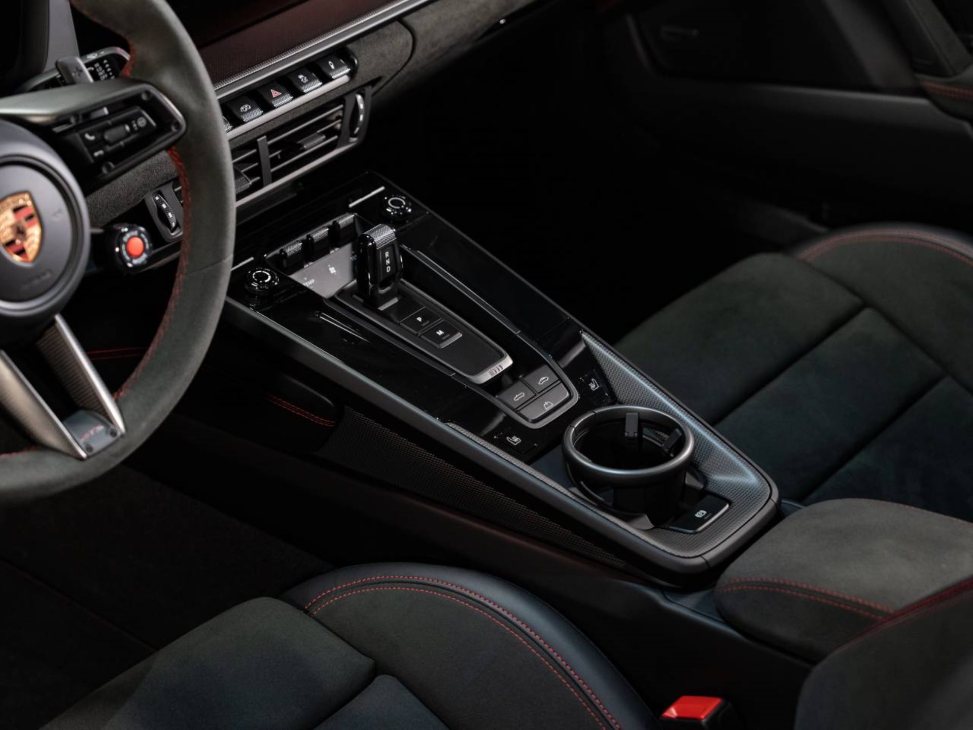 PORSCHE 911 Carrera 4 GTS Cabriolet-image-14