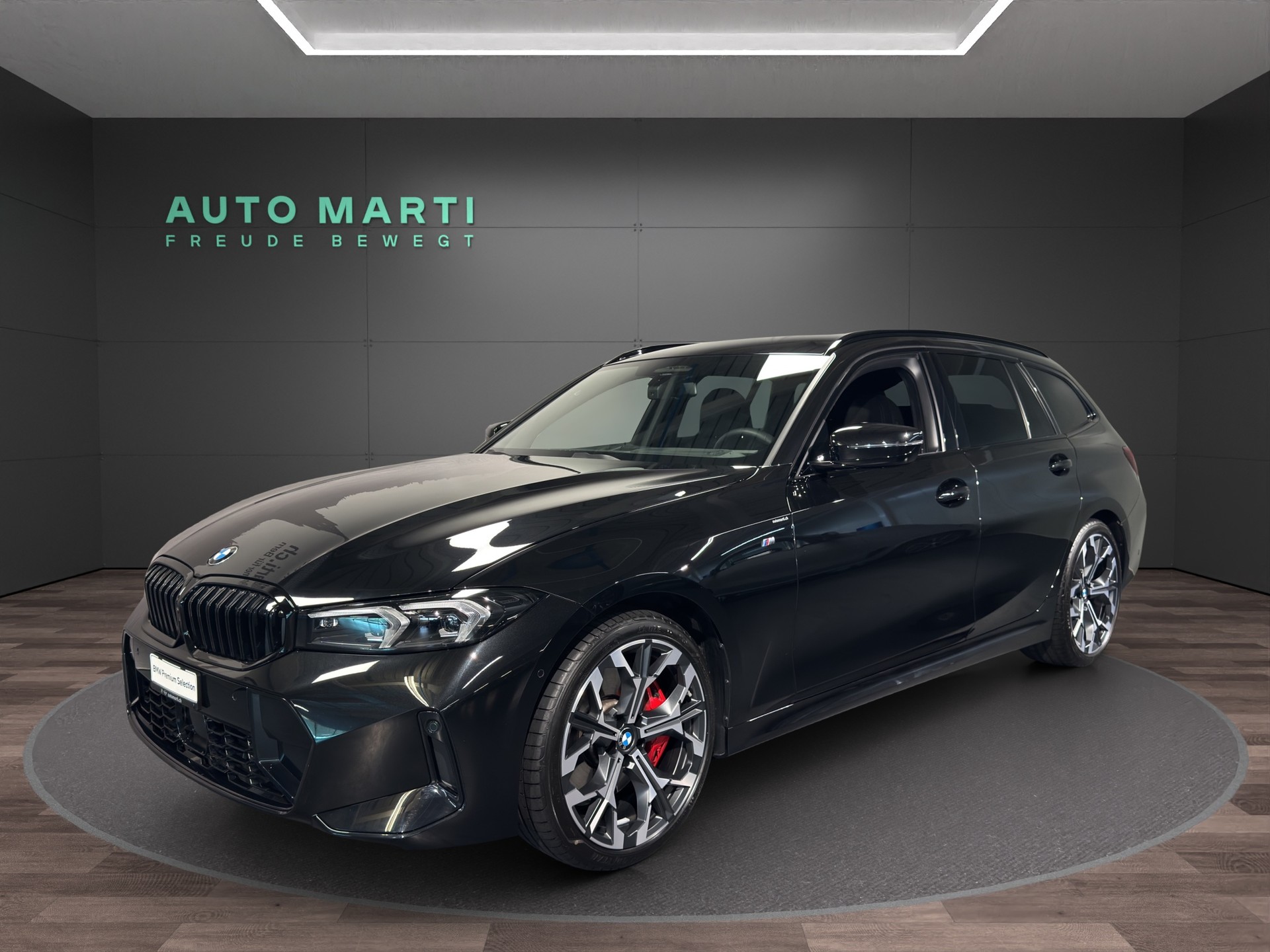 BMW 320d xDrive Touring M Sport-image-0