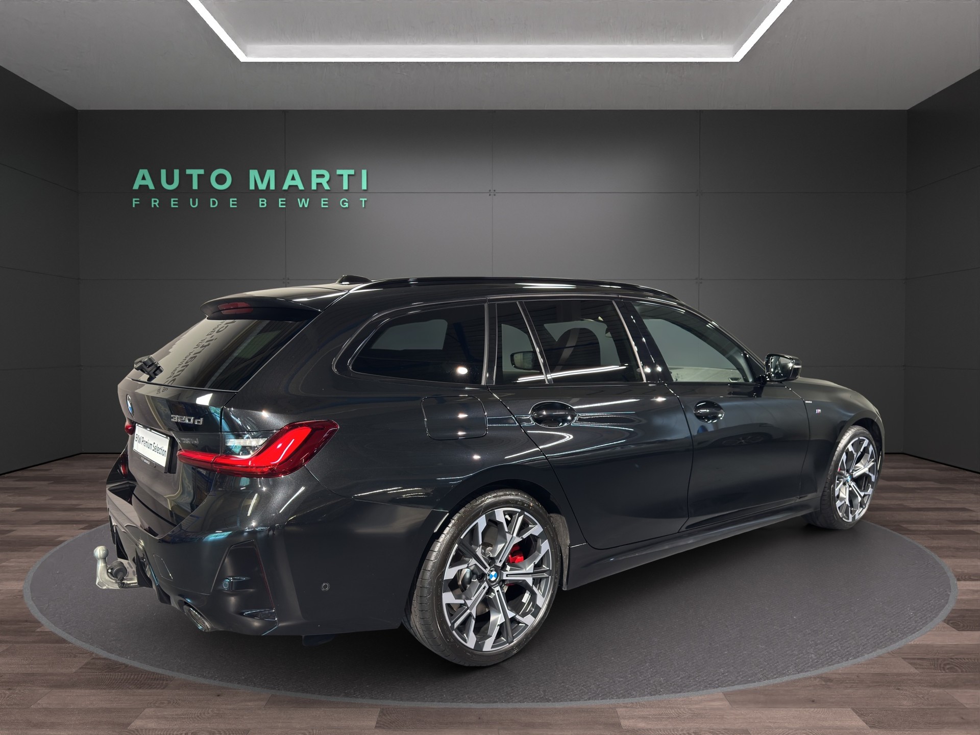 BMW 320d xDrive Touring M Sport-image-3