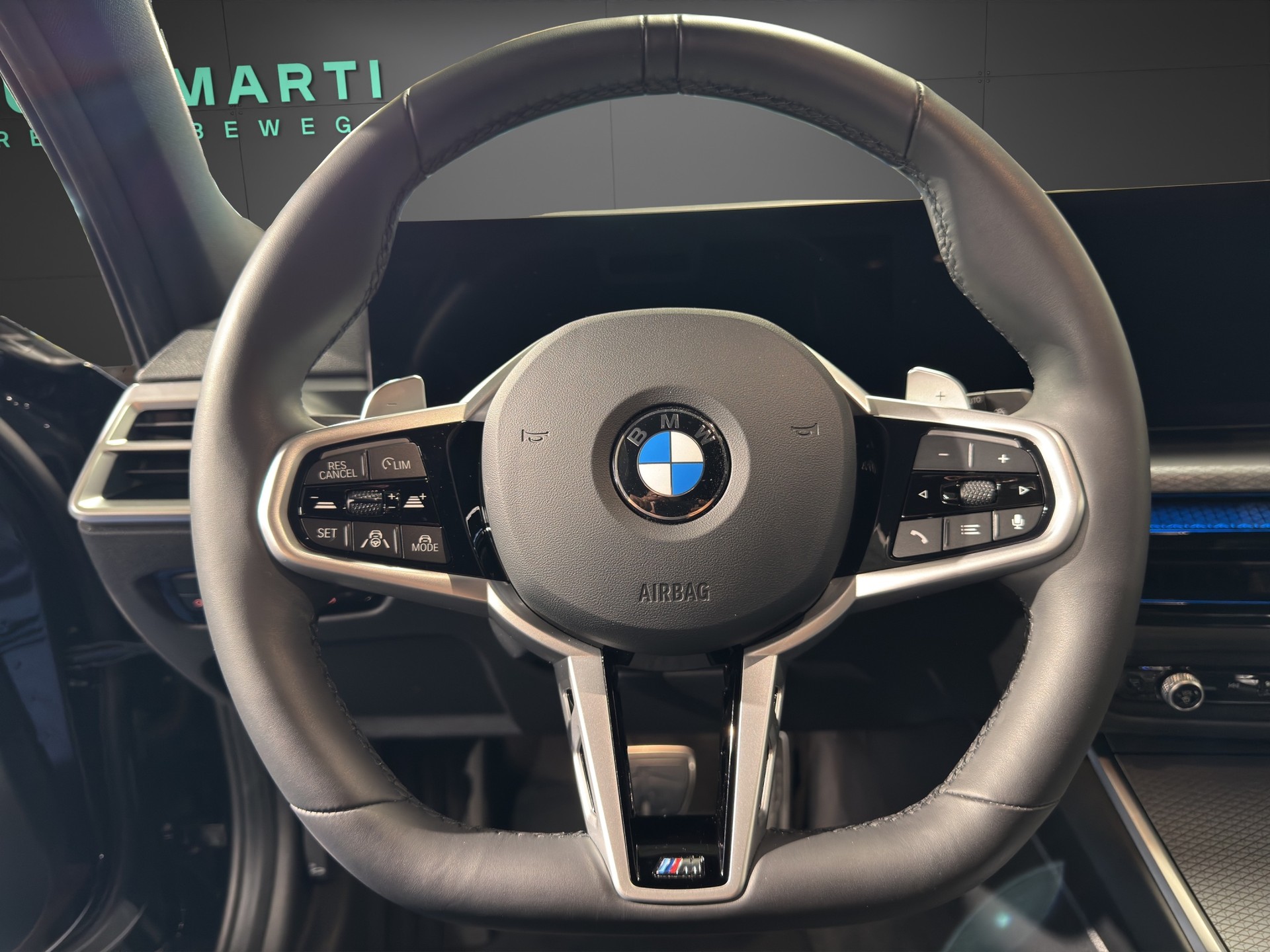 BMW 320d xDrive Touring M Sport-image-13