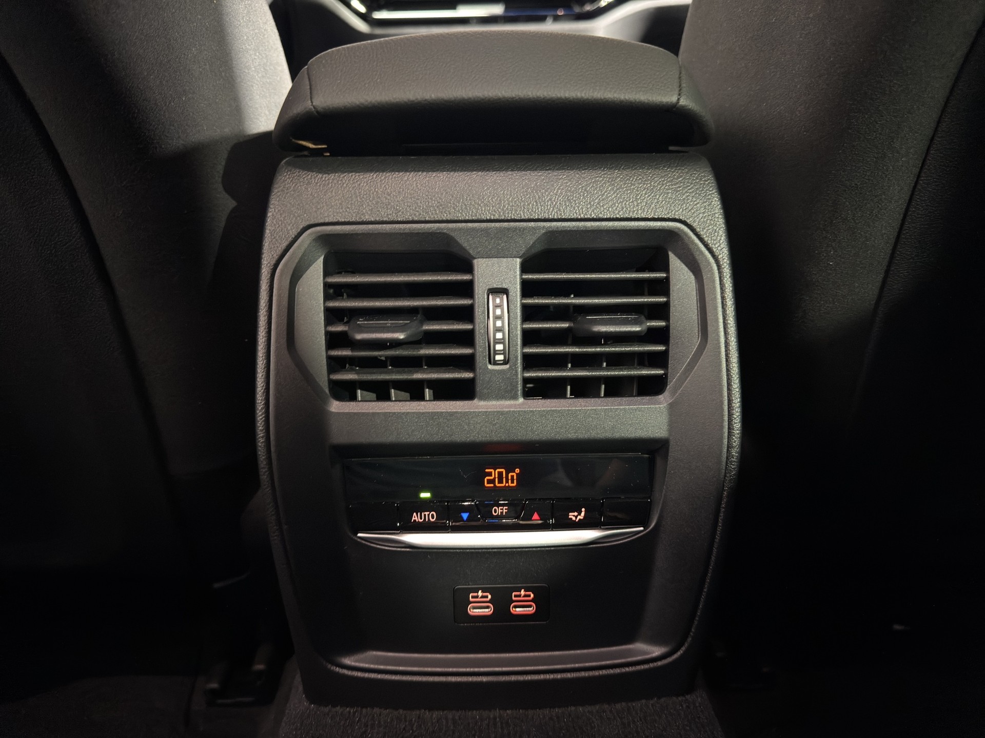 BMW 320d xDrive Touring M Sport-image-9