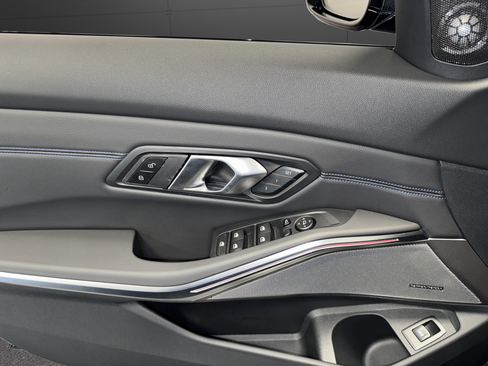BMW 320d xDrive Touring M Sport-image-11