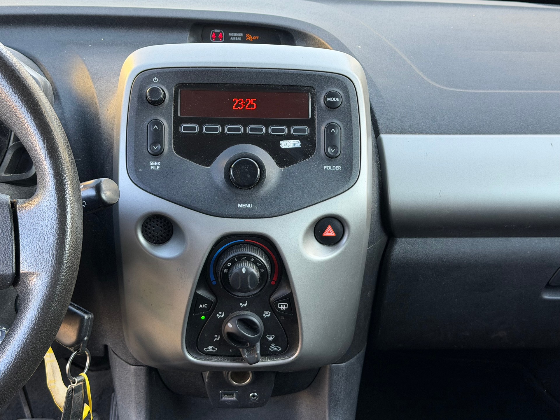 CITROEN C1 1.0 e-VTi Stop&Start Feel Airscape-image-13